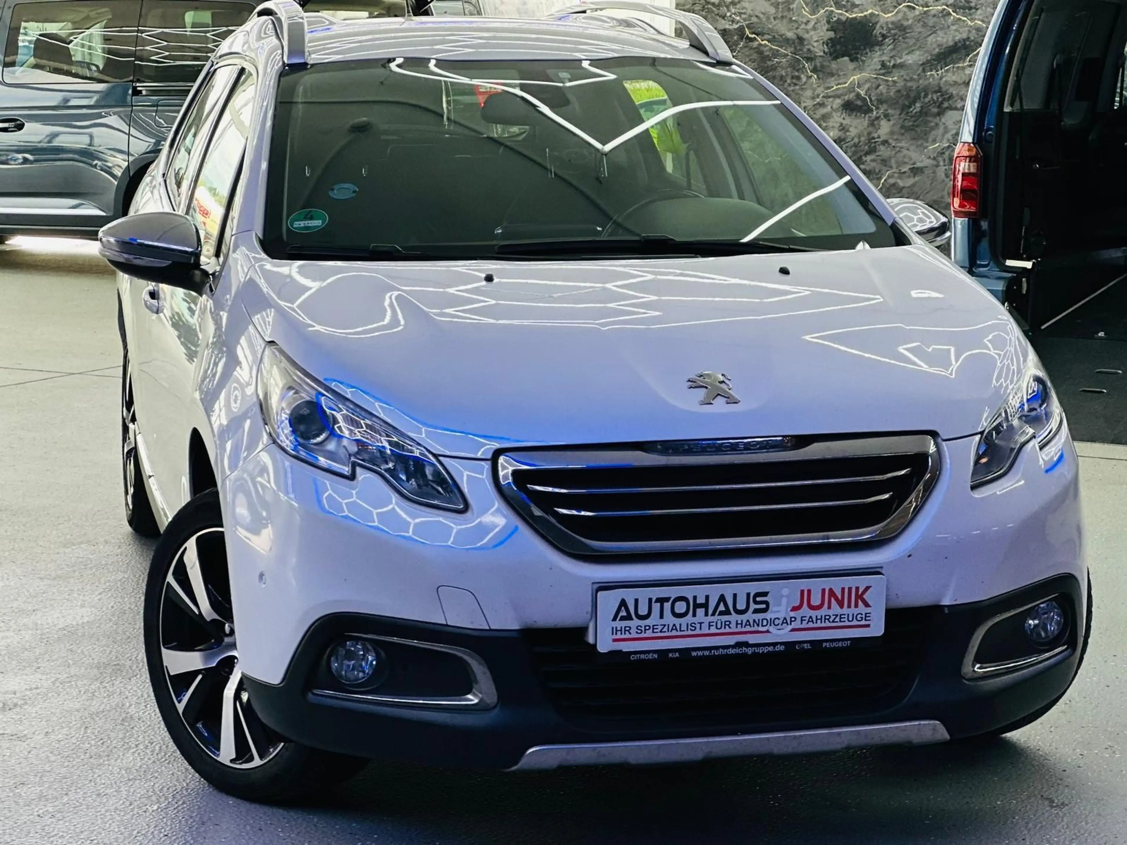 Peugeot 2008 Allure/AHK/T-Leder/Klima — photo 7