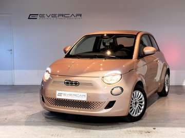 ICON 42 kWh **CARPLAY*HEATED SEATS*CAMERA*DAB**