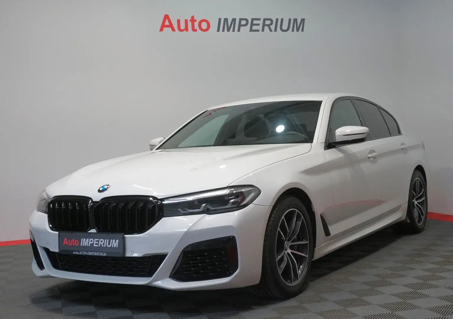 BMW 530 i xDrive M Sport Lim*FACELIFT*Alcantara*LED* Weiß - 1