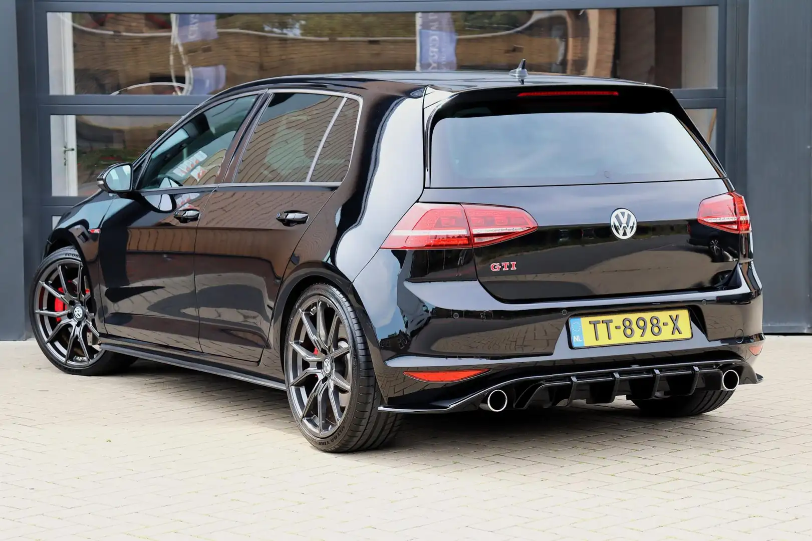 Volkswagen Golf GTI 2.0 TSI Performance | Xenon | Navigatie |19 Inch | Czarny - 2