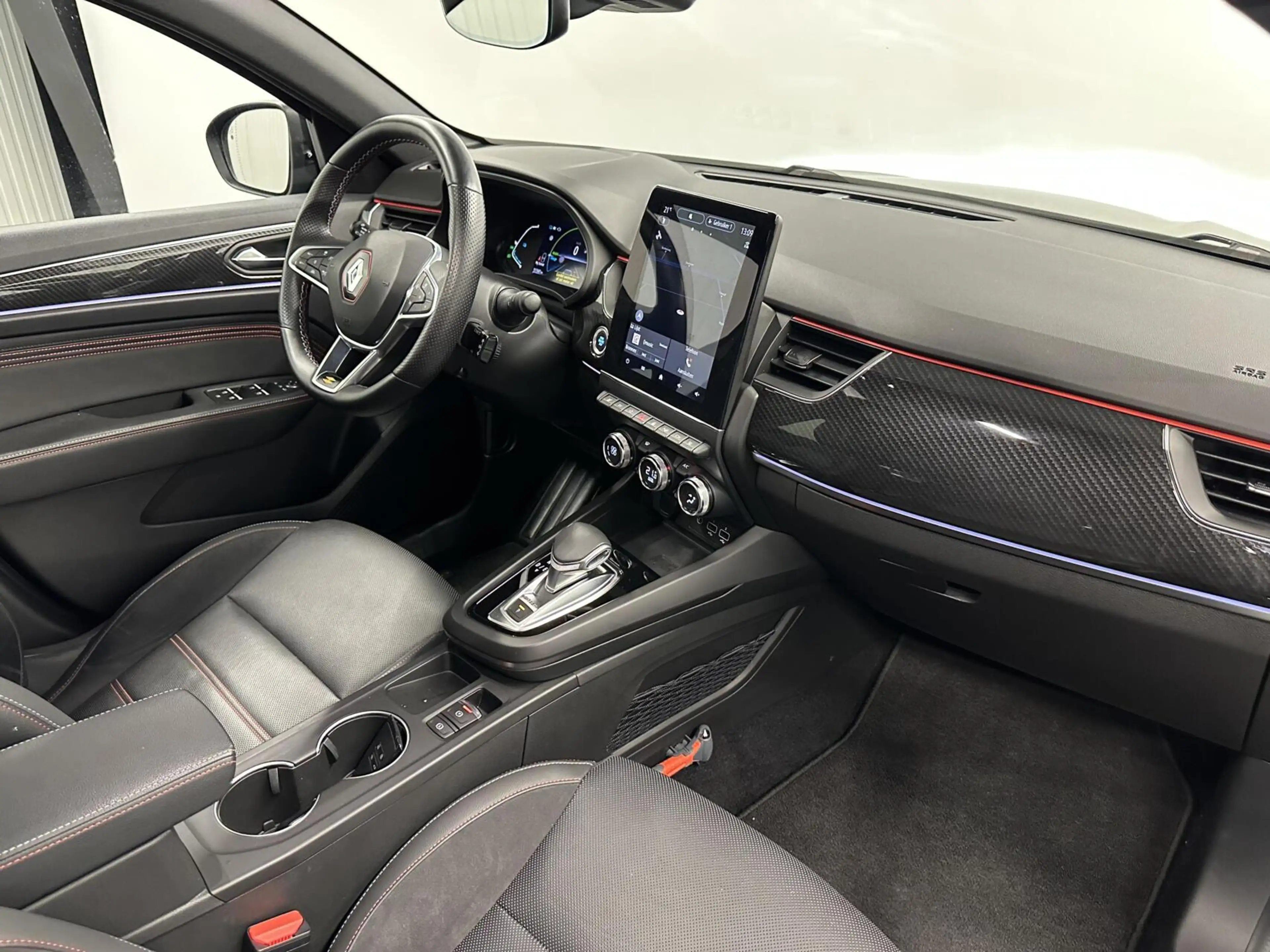 Renault Arkana 1.6 E-Tech Hybrid 145 R.S. Line PANO CARPLAY CAMER — photo 13