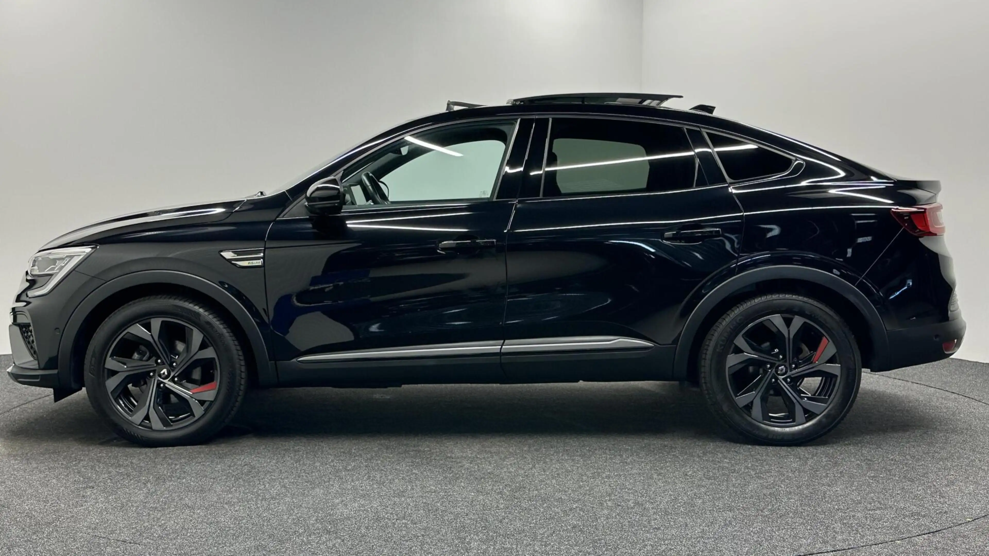 Renault Arkana 1.6 E-Tech Hybrid 145 R.S. Line PANO CARPLAY CAMER — photo 8