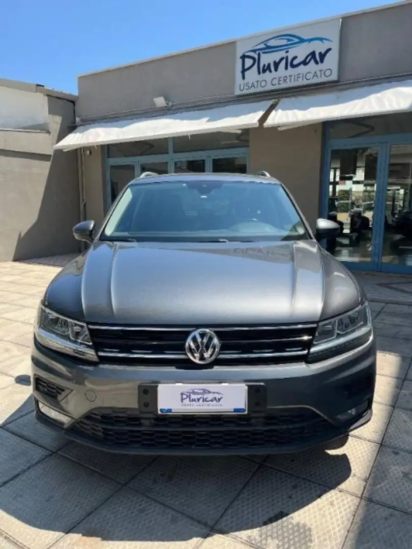 Volkswagen Tiguan 2.0 tdi Business 150cv dsg Gris - 1