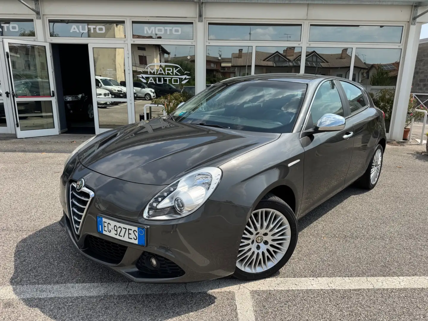 Alfa Romeo Giulietta 2.0 JTDm-2 170 CV Progression Grau - 1