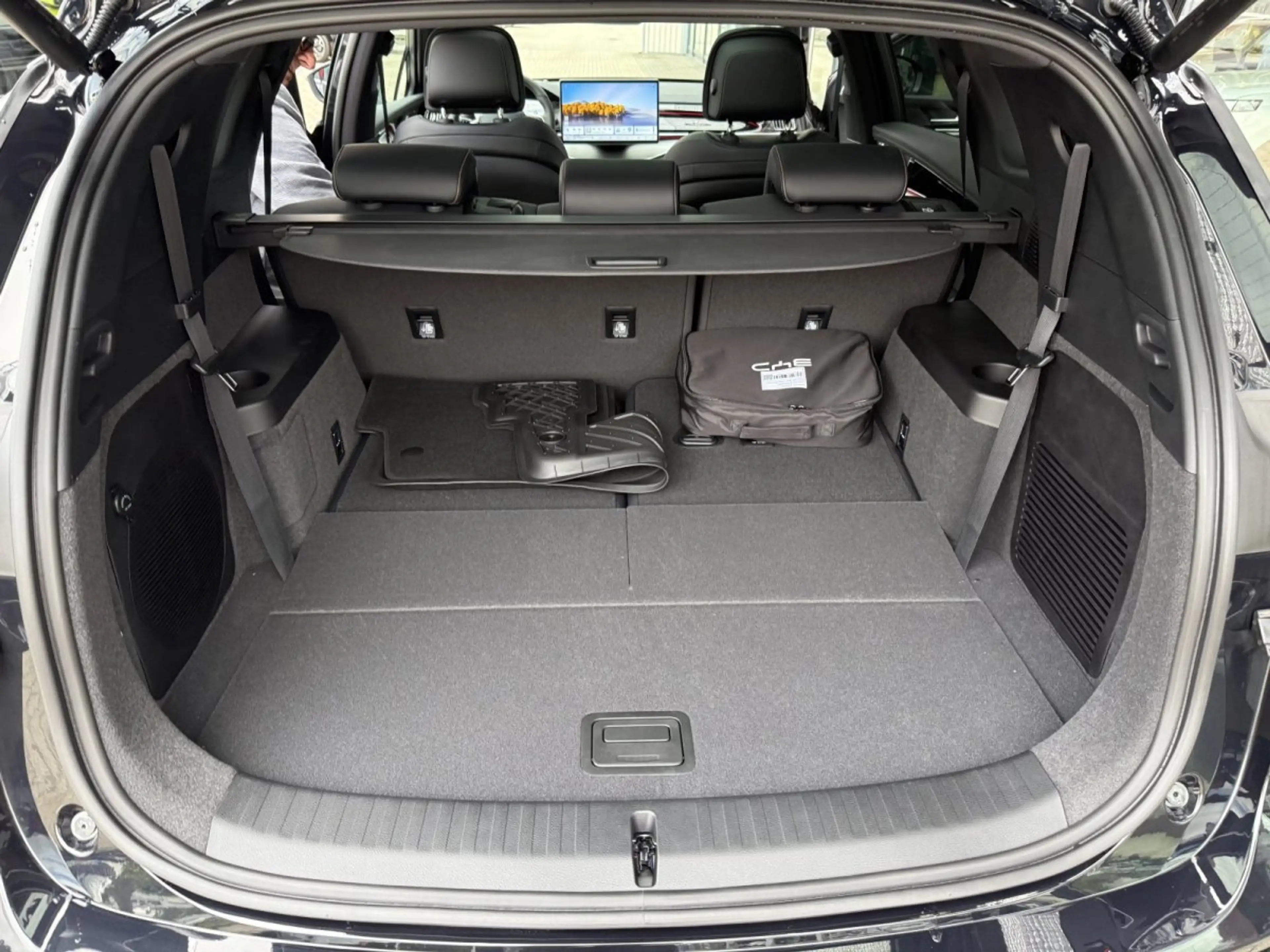 BYD Tang Flagship 4WD 108,8kWh *Massage*Pano*360Grad*7Sitz — photo 11
