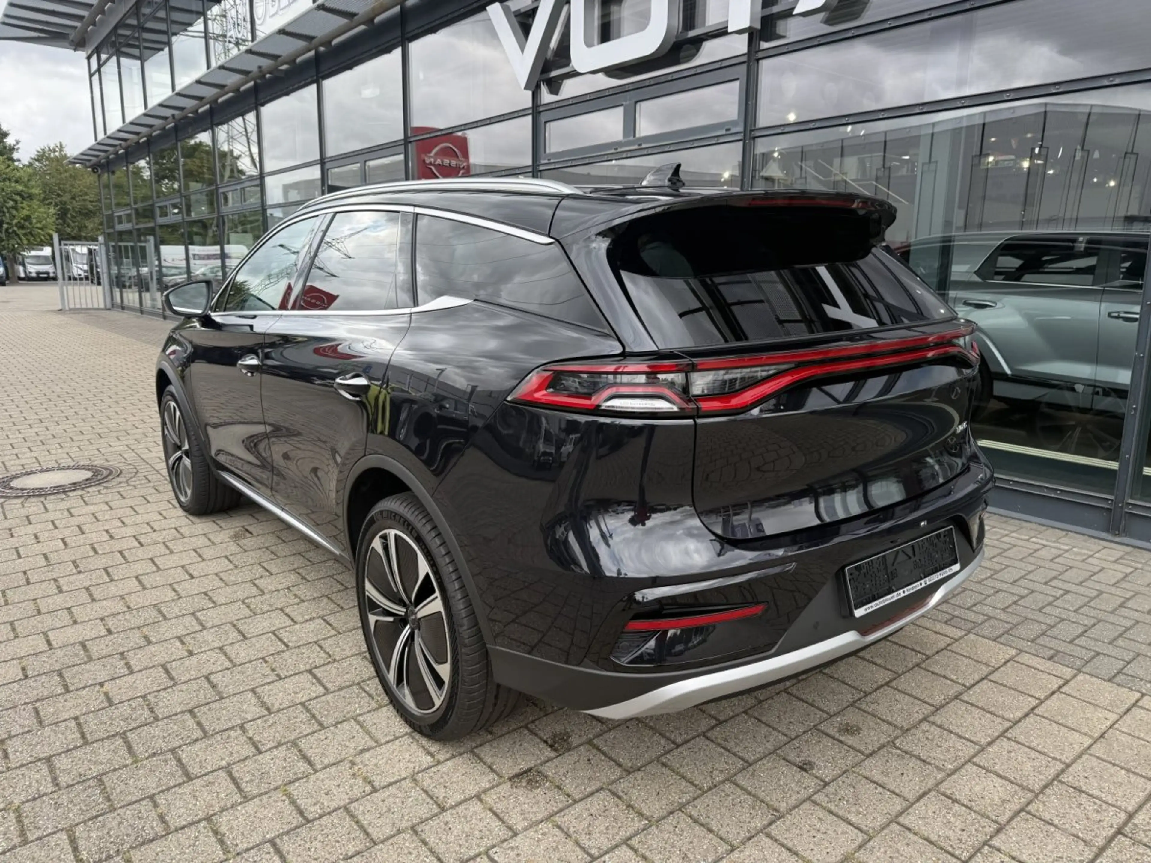 BYD Tang Flagship 4WD 108,8kWh *Massage*Pano*360Grad*7Sitz — photo 3