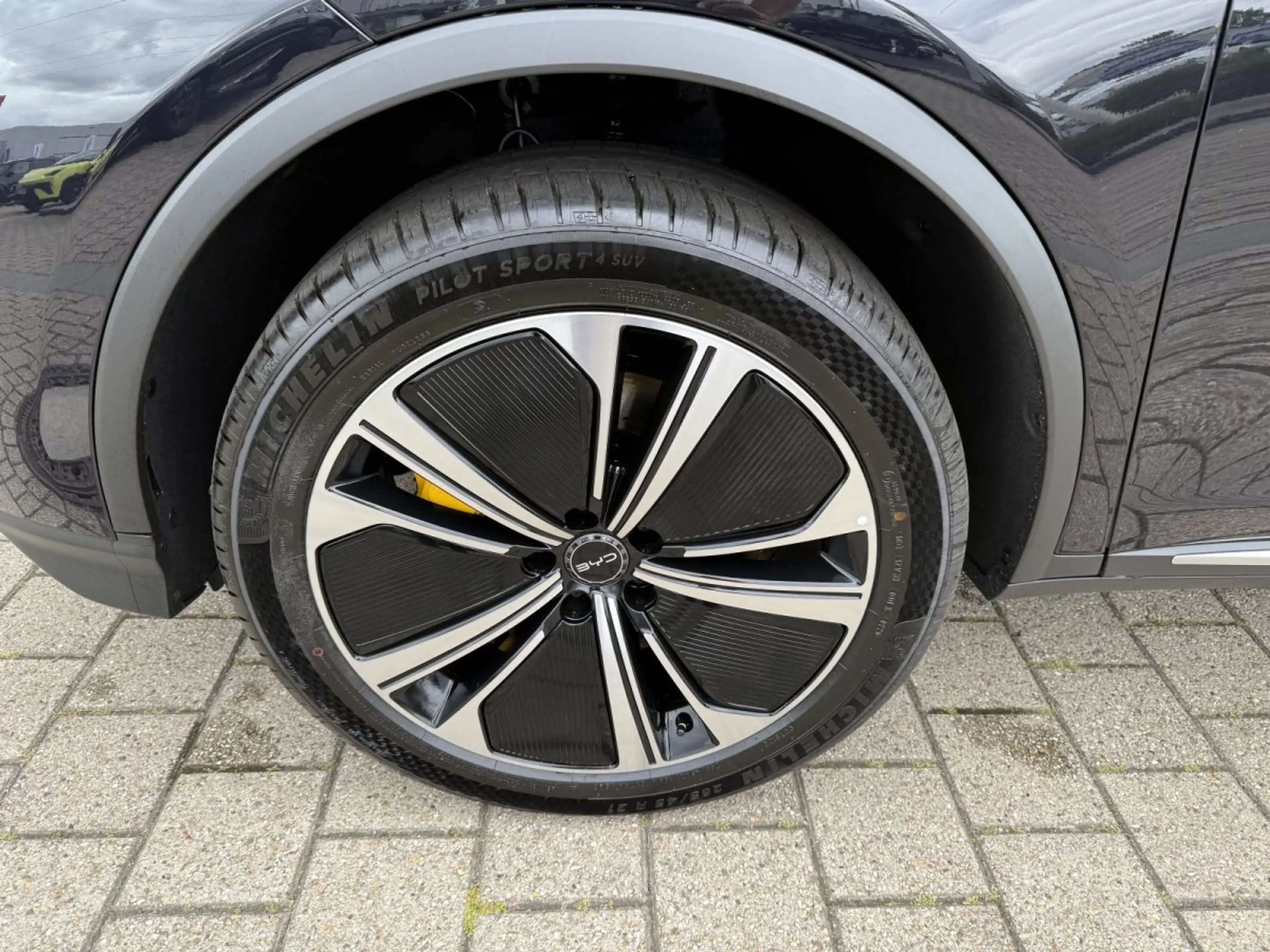 BYD Tang Flagship 4WD 108,8kWh *Massage*Pano*360Grad*7Sitz — photo 6