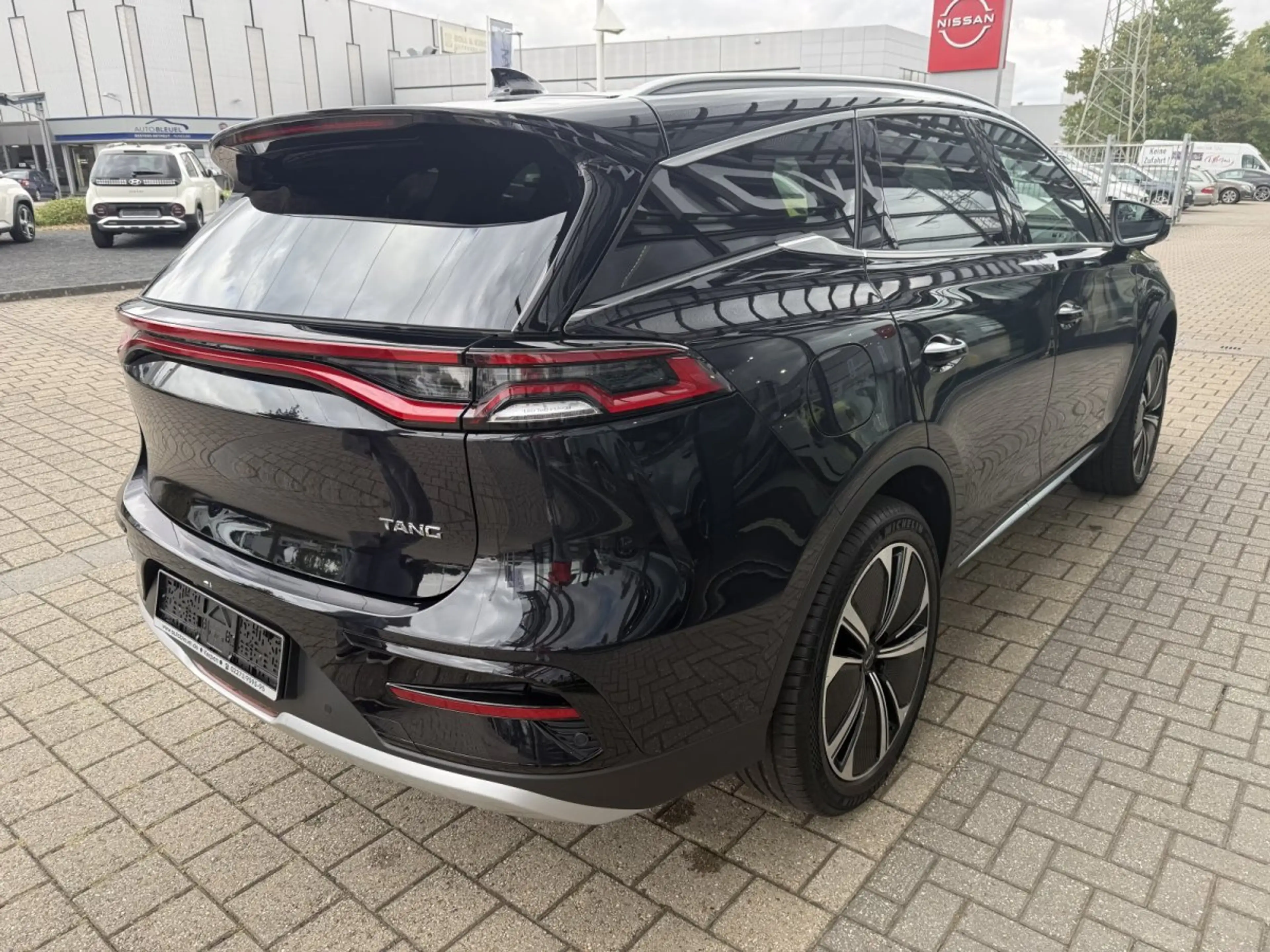 BYD Tang Flagship 4WD 108,8kWh *Massage*Pano*360Grad*7Sitz — photo 4
