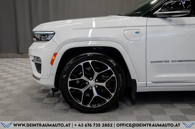 Jeep Grand Cherokee view 6