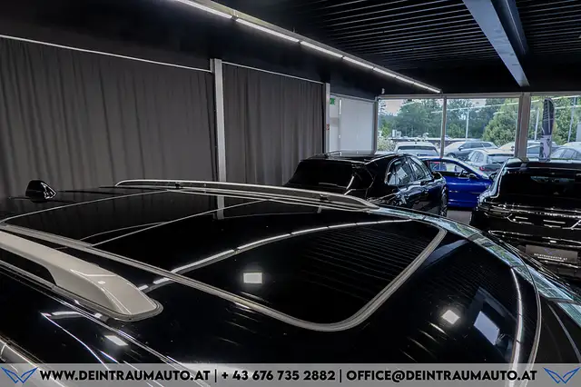 Jeep Grand Cherokee view 12