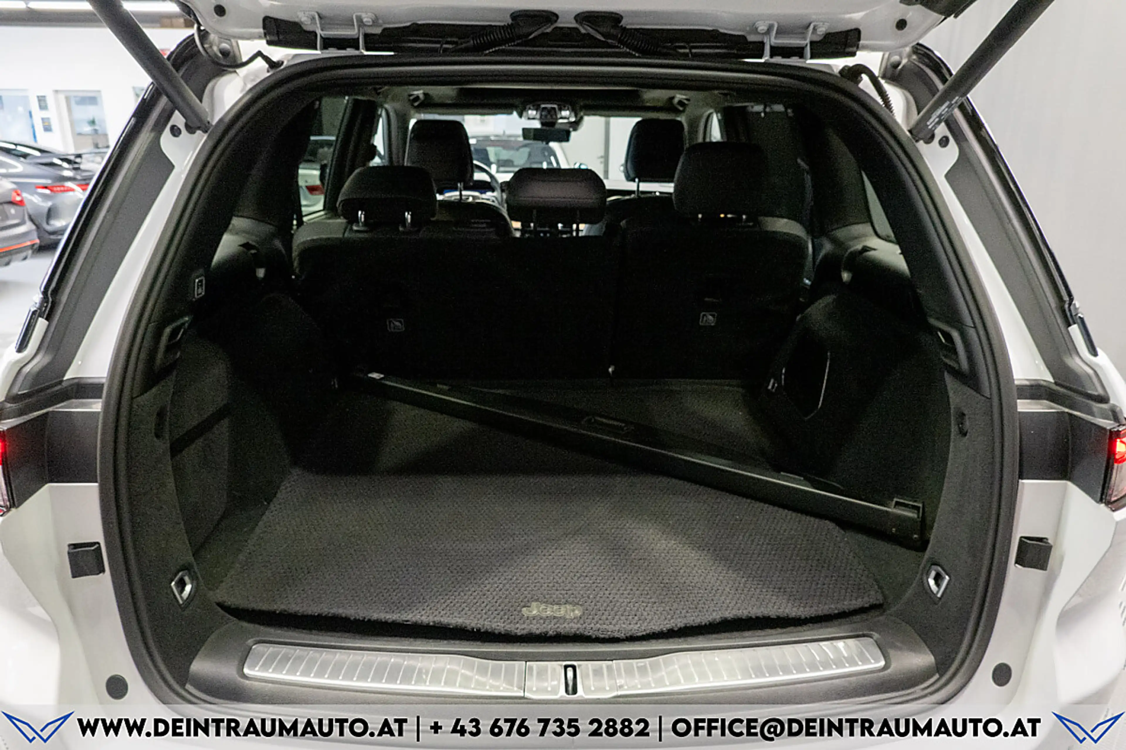 Jeep Grand Cherokee 2.0 PHEV 13,3kWh 380 PS AT 4xe Summit Reserve — photo 10