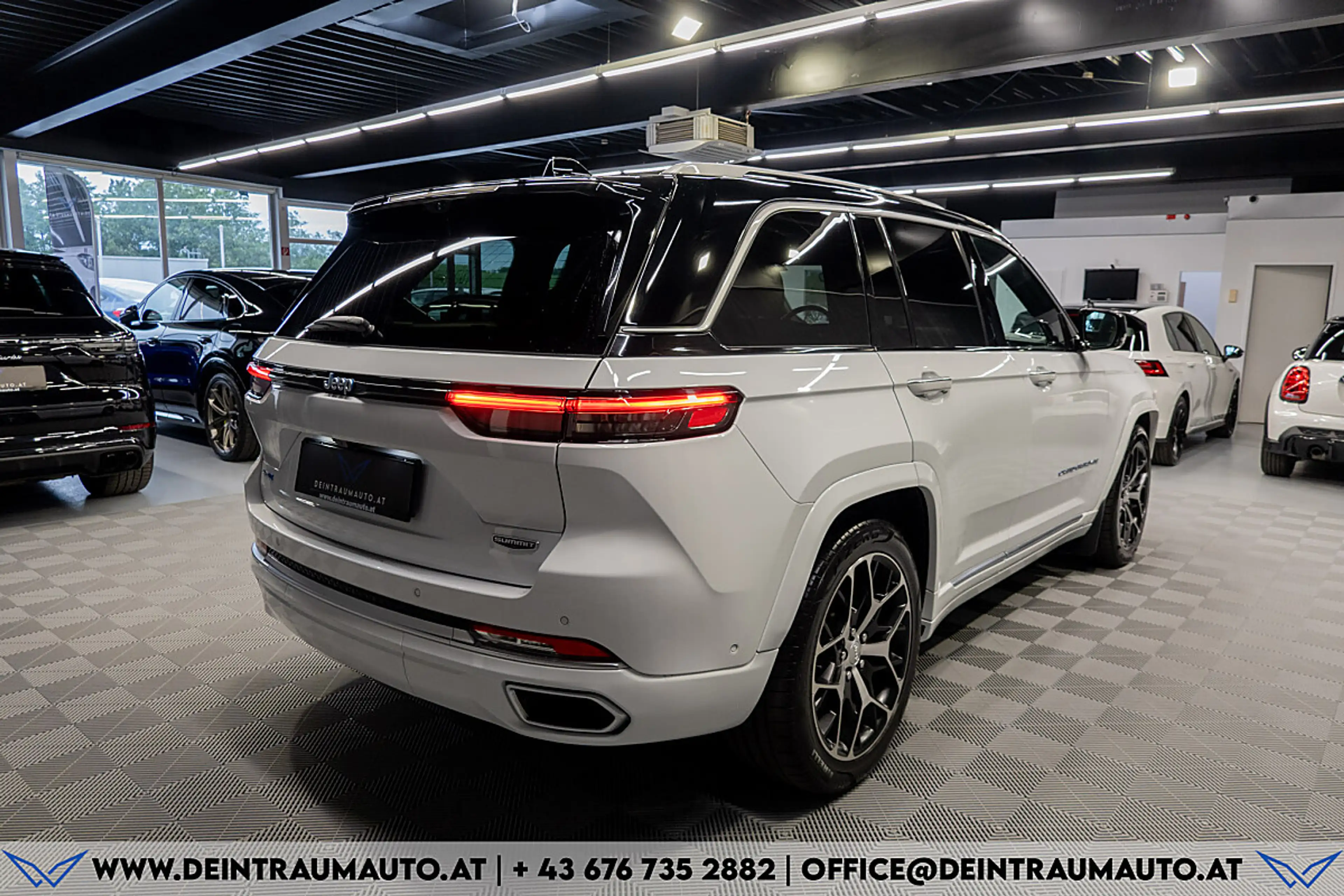 Jeep Grand Cherokee 2.0 PHEV 13,3kWh 380 PS AT 4xe Summit Reserve — photo 8