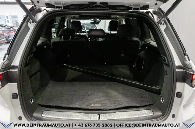 Jeep Grand Cherokee view 10