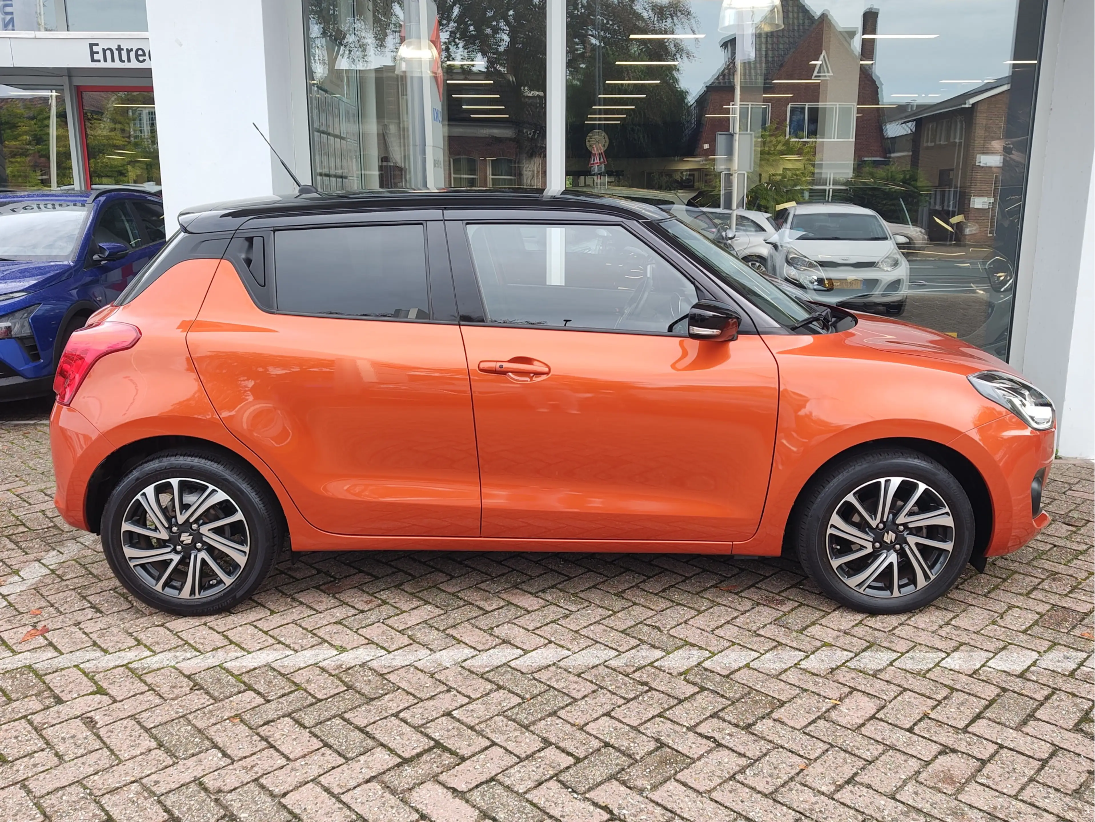 Suzuki Swift 1.2 STYLE SMART HYBRID Clima | Keyless | Adaptive — photo 6
