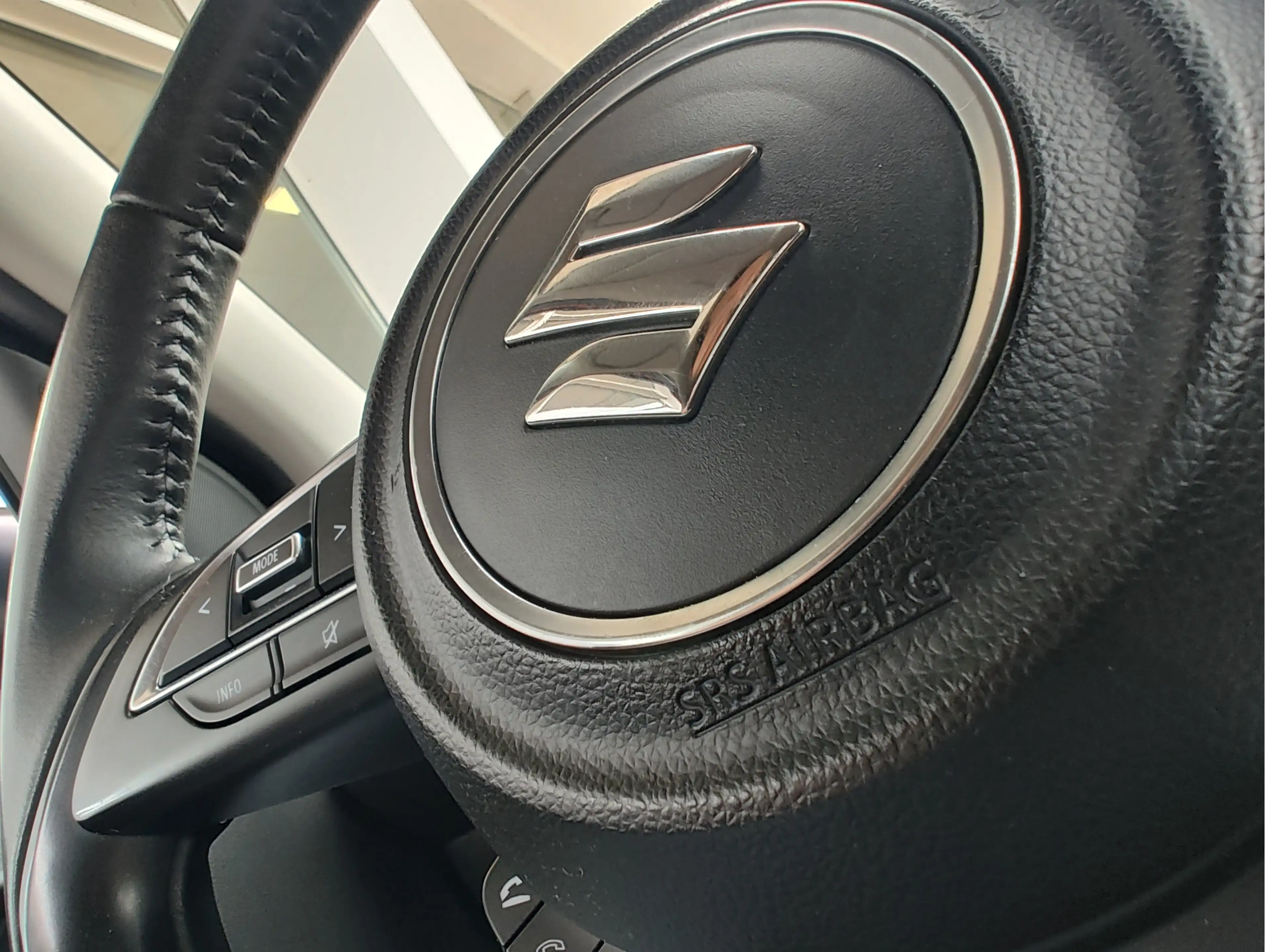 Suzuki Swift 1.2 STYLE SMART HYBRID Clima | Keyless | Adaptive — photo 24