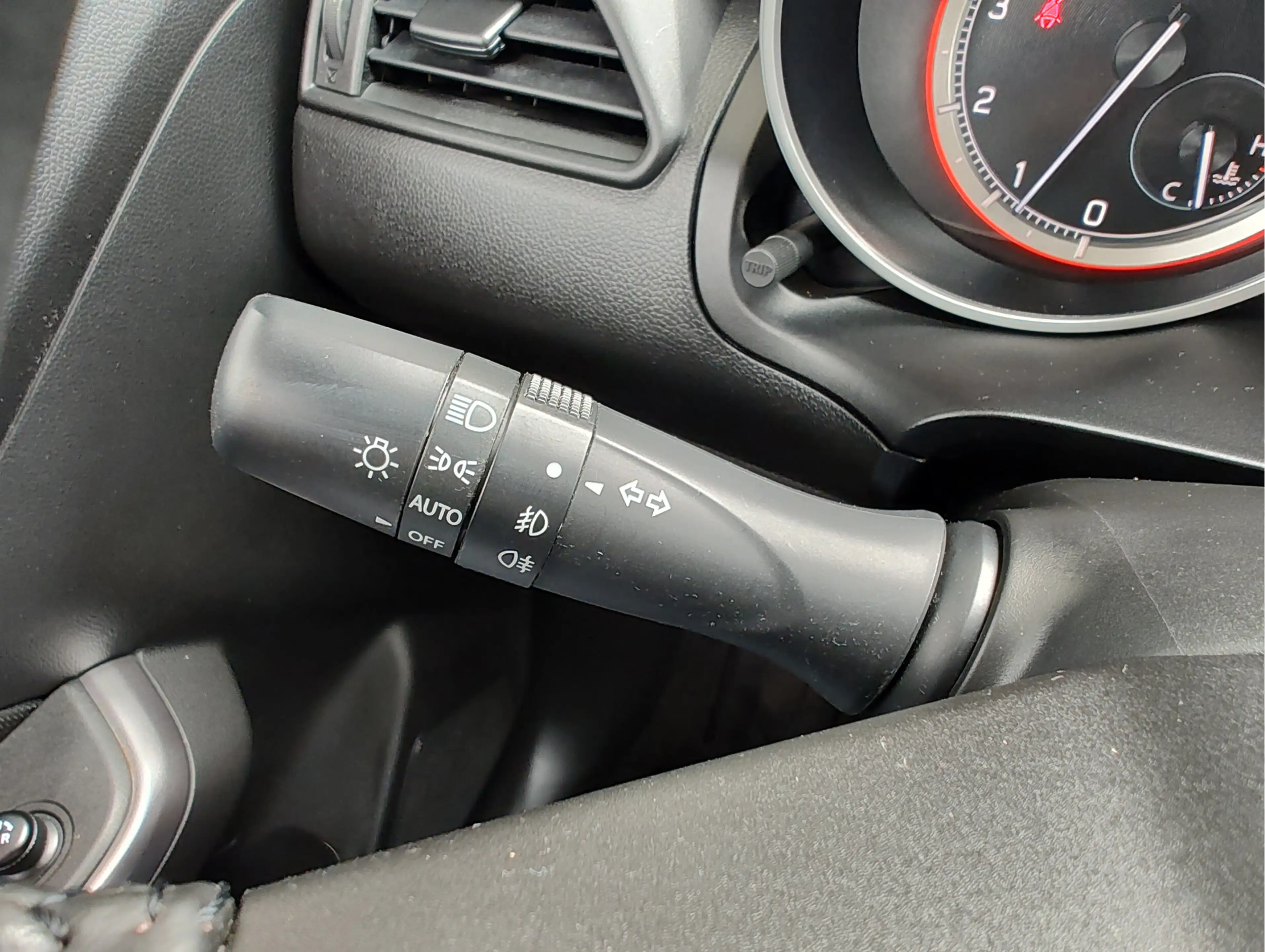 Suzuki Swift 1.2 STYLE SMART HYBRID Clima | Keyless | Adaptive — photo 28