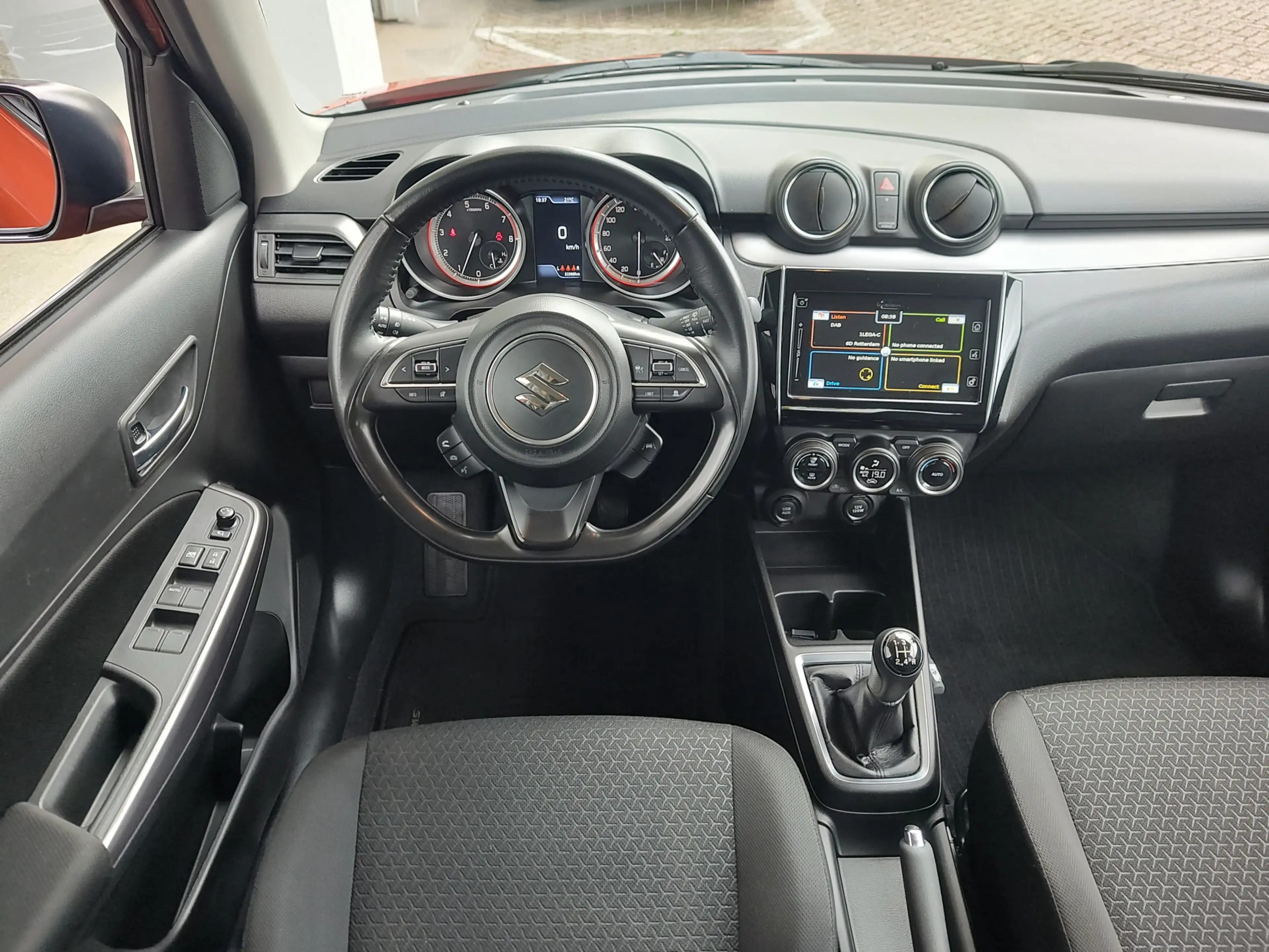 Suzuki Swift 1.2 STYLE SMART HYBRID Clima | Keyless | Adaptive — photo 12