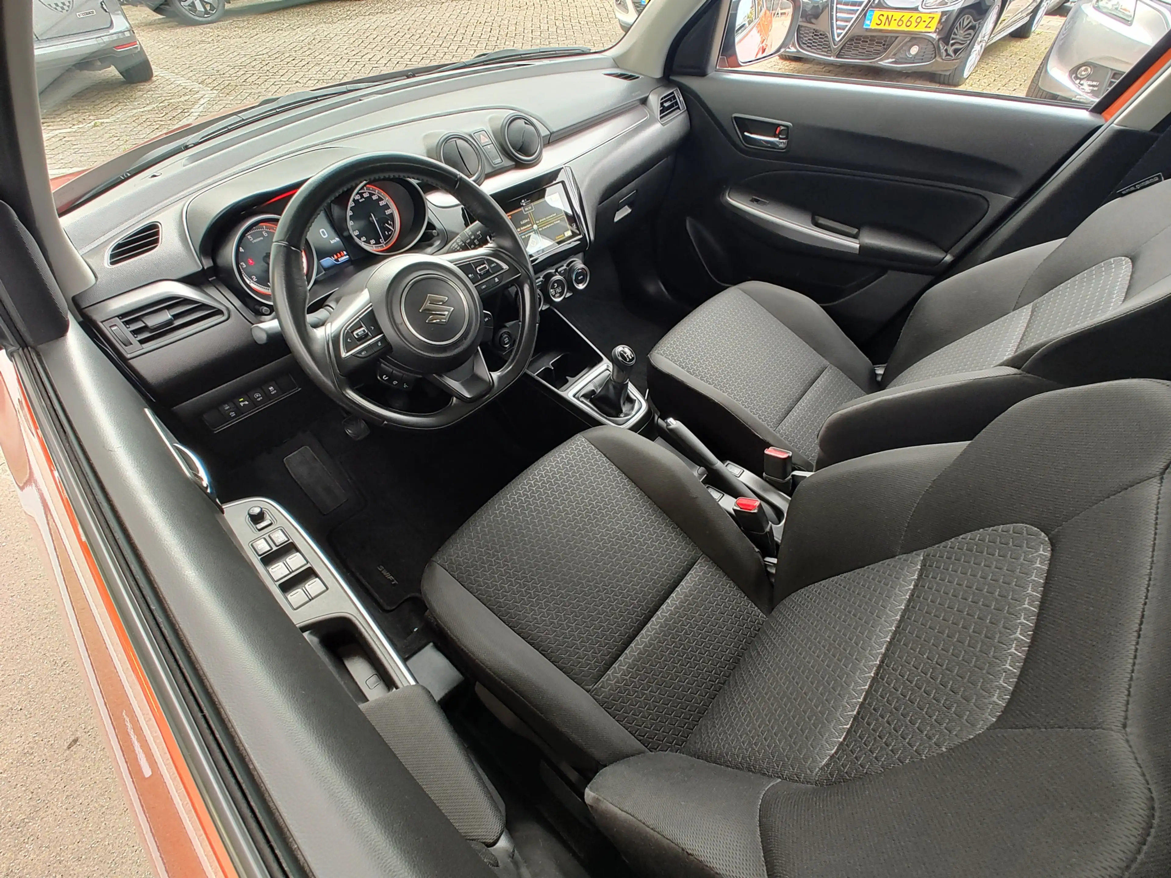 Suzuki Swift 1.2 STYLE SMART HYBRID Clima | Keyless | Adaptive — photo 13