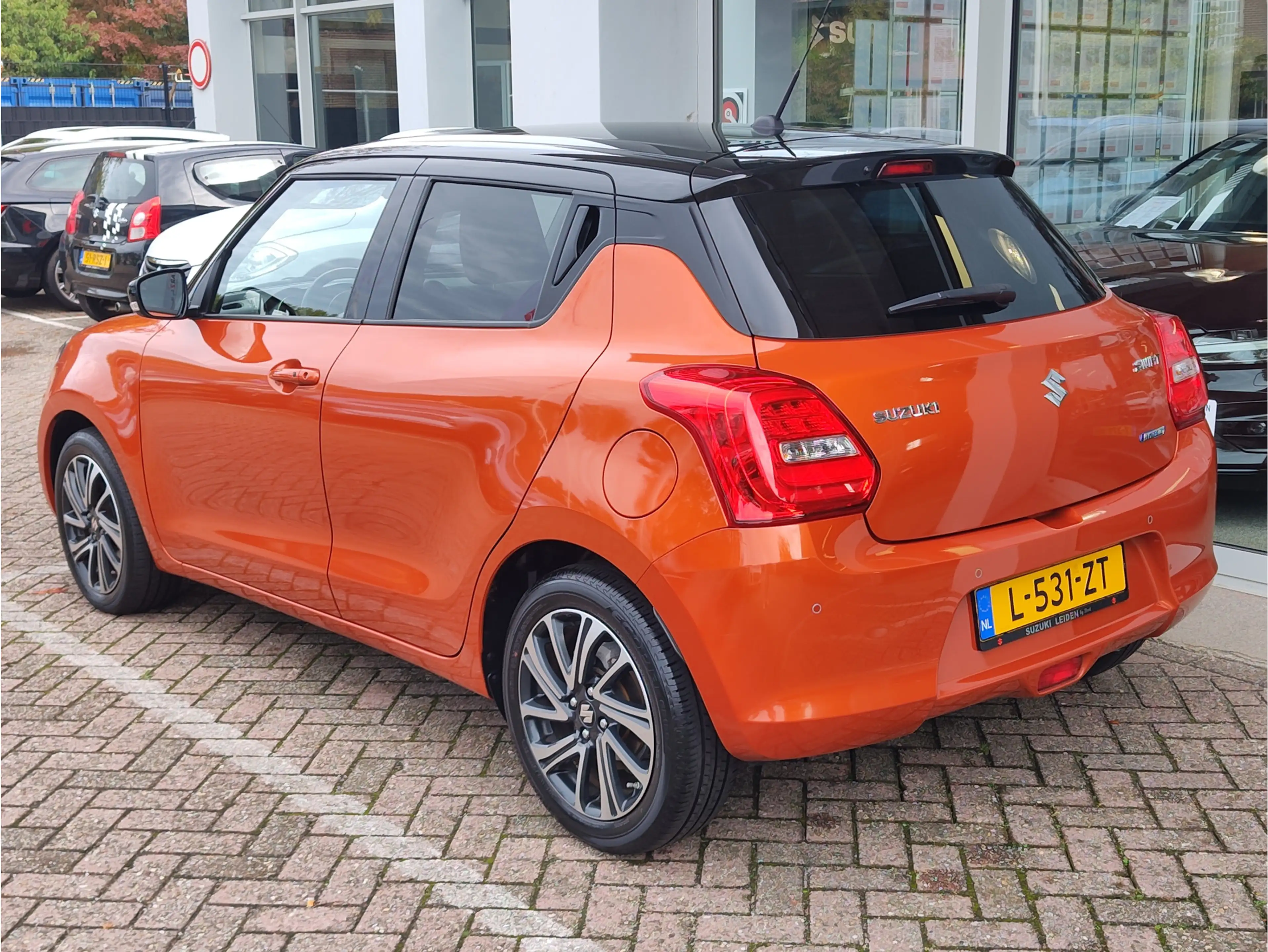 Suzuki Swift 1.2 STYLE SMART HYBRID Clima | Keyless | Adaptive — photo 3