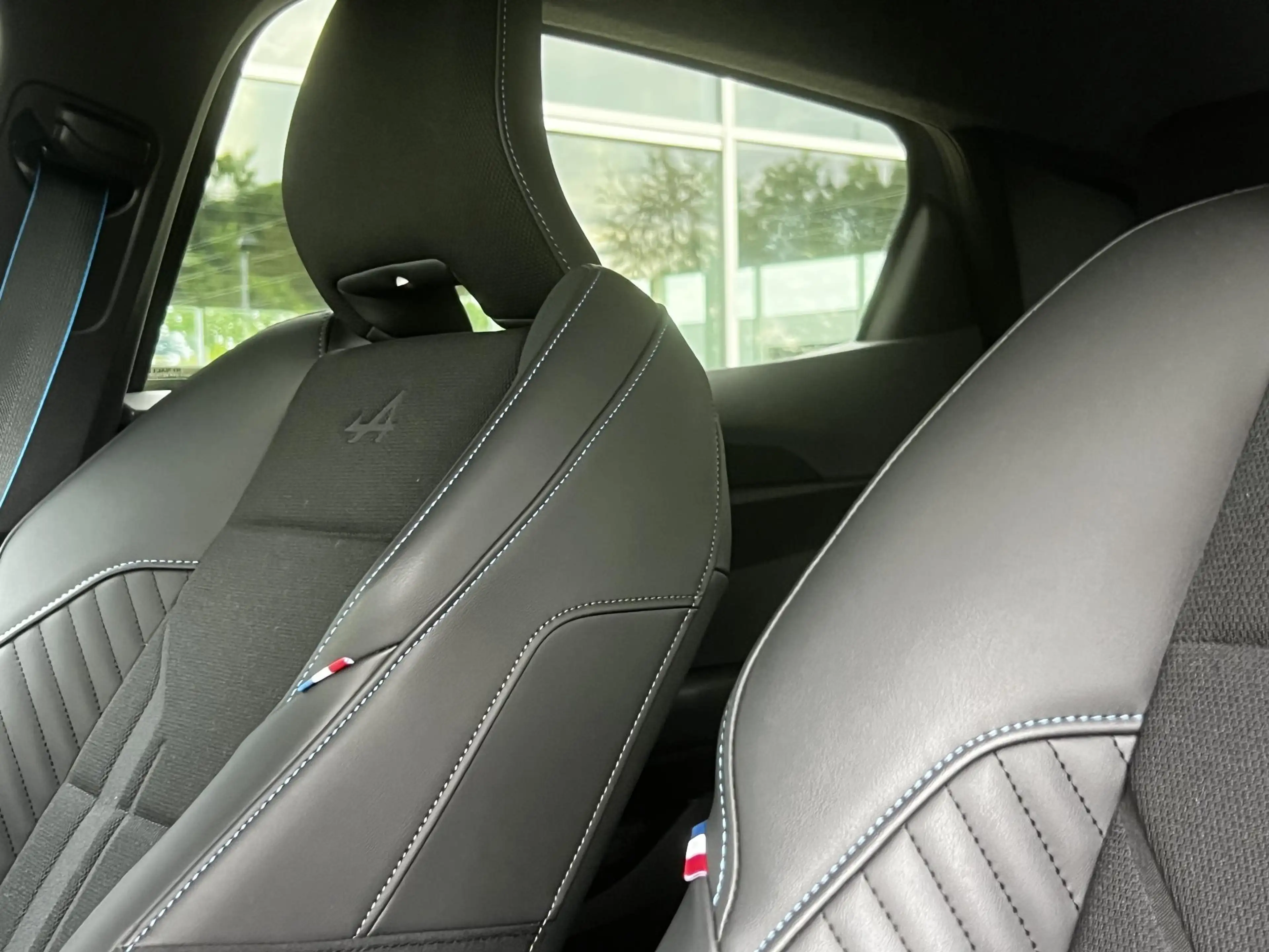 Renault Megane E-Tech Comfort Range Iconic 60 kWh | Esprit Alpine 220 pk — photo 30