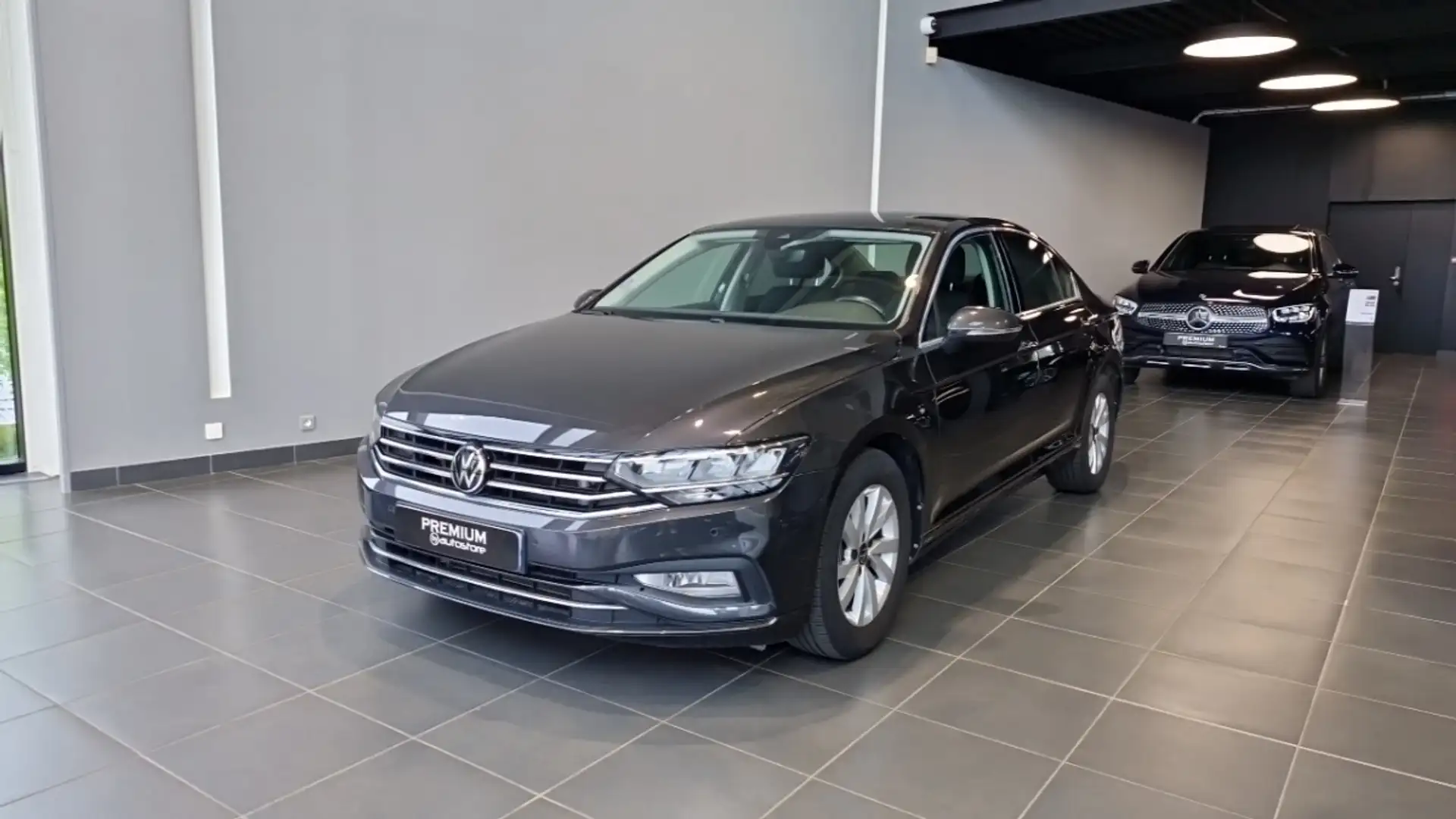 Volkswagen Passat 1.5 TSI ACT OPF 150 BVM6 Zwart - 1