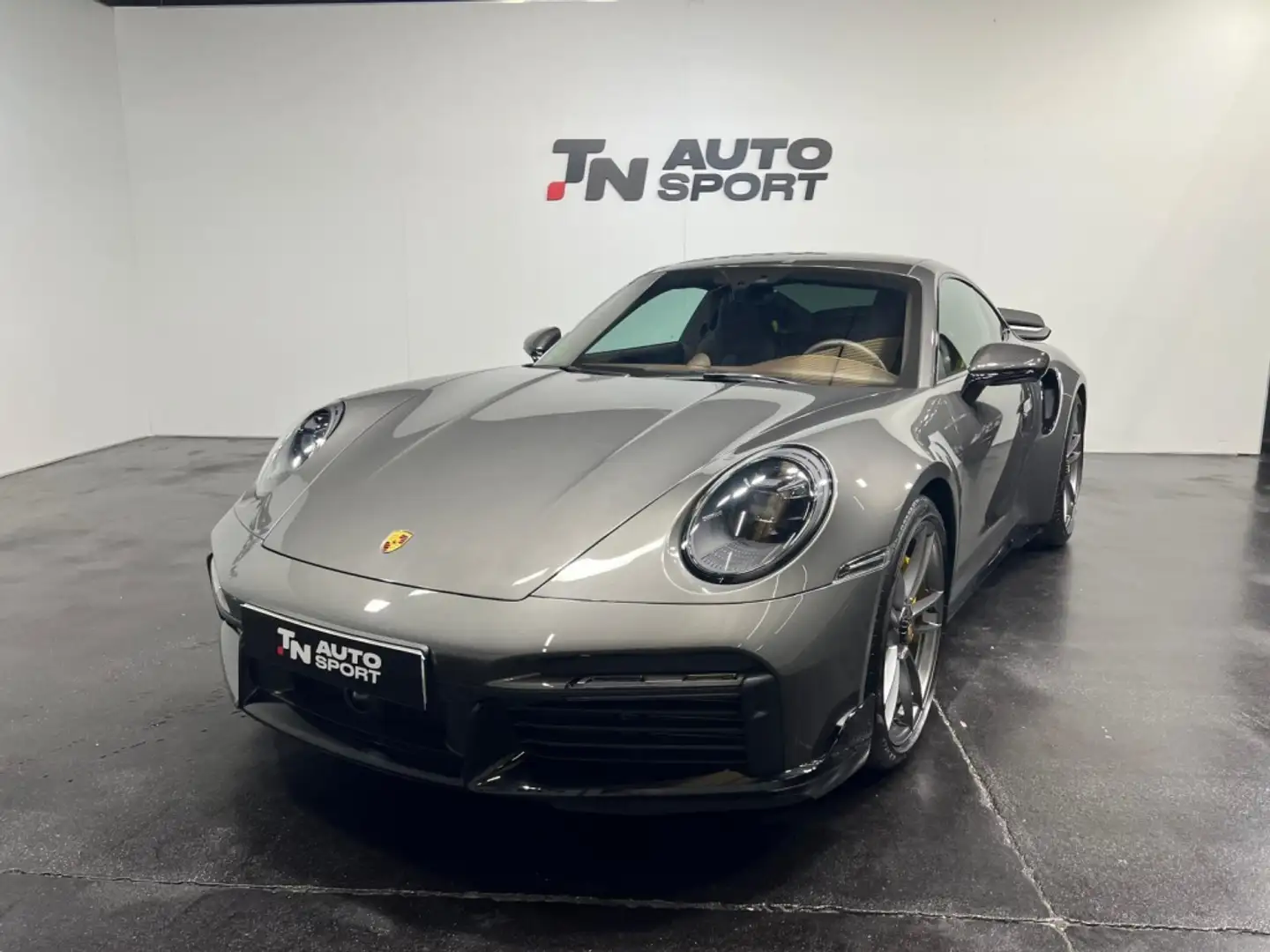Porsche 992 Turbo S Coupé PDK Grau - 1