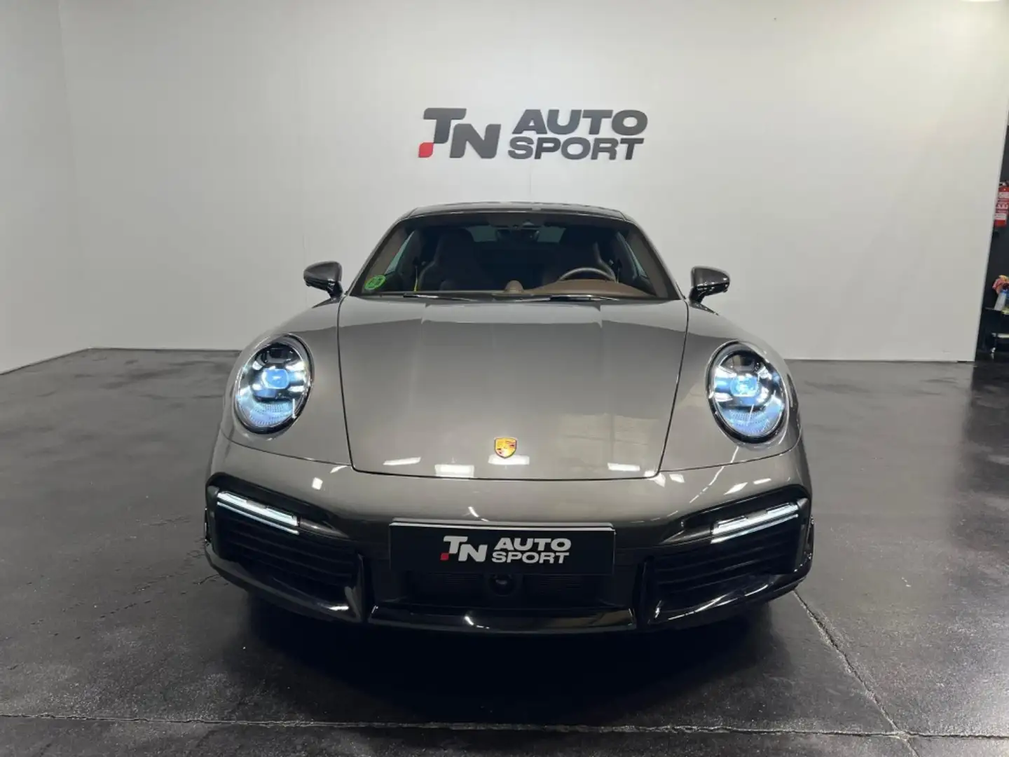 Porsche 992 Turbo S Coupé PDK Grau - 2