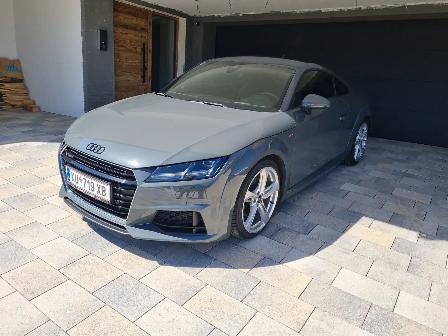 Audi TT Coupé 2,0 TFSI quattro Sport S-tronic - 1