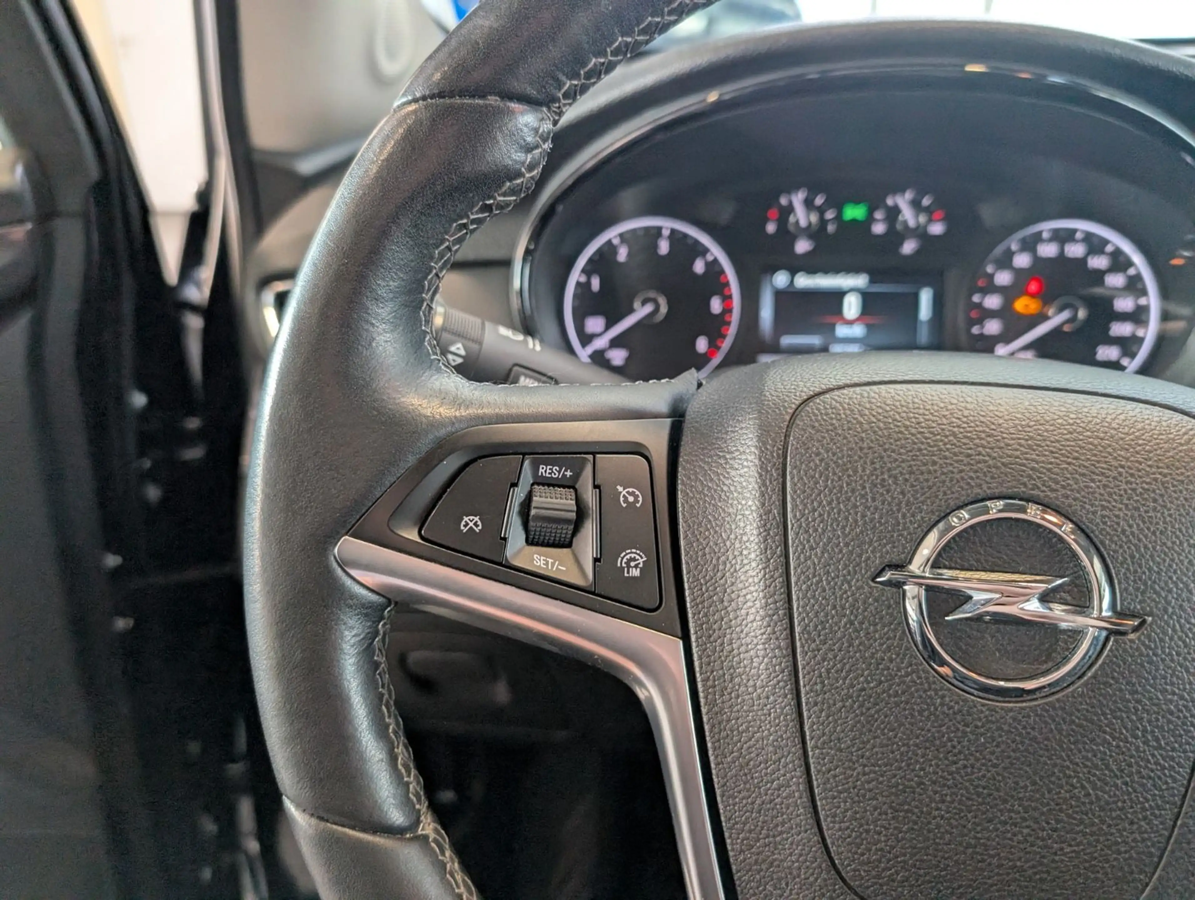 Opel Mokka SH LH Nav Android Apple SD Kamera Tempomat — photo 11