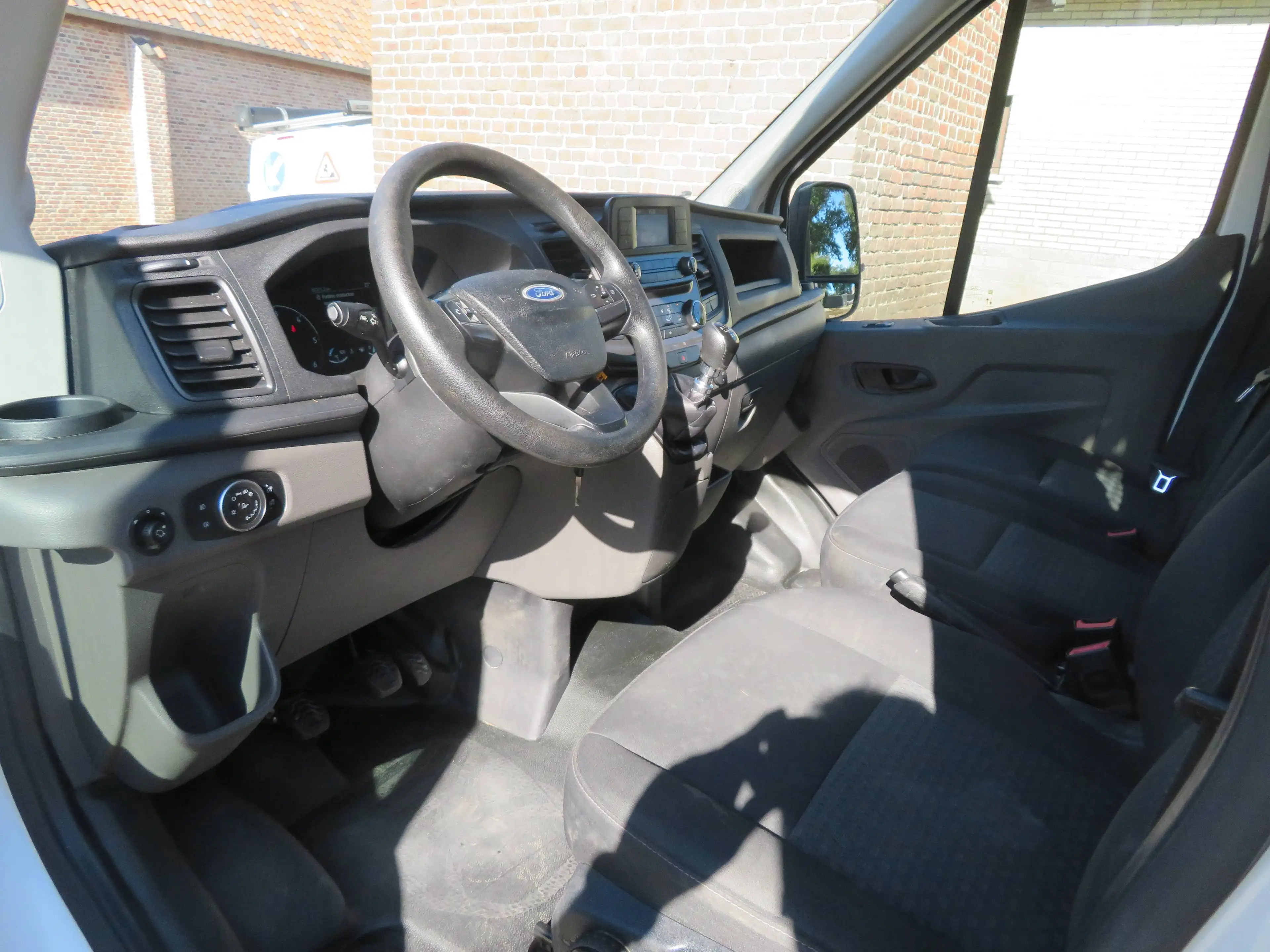 Ford Transit 2.0TDCi Kipper — photo 11