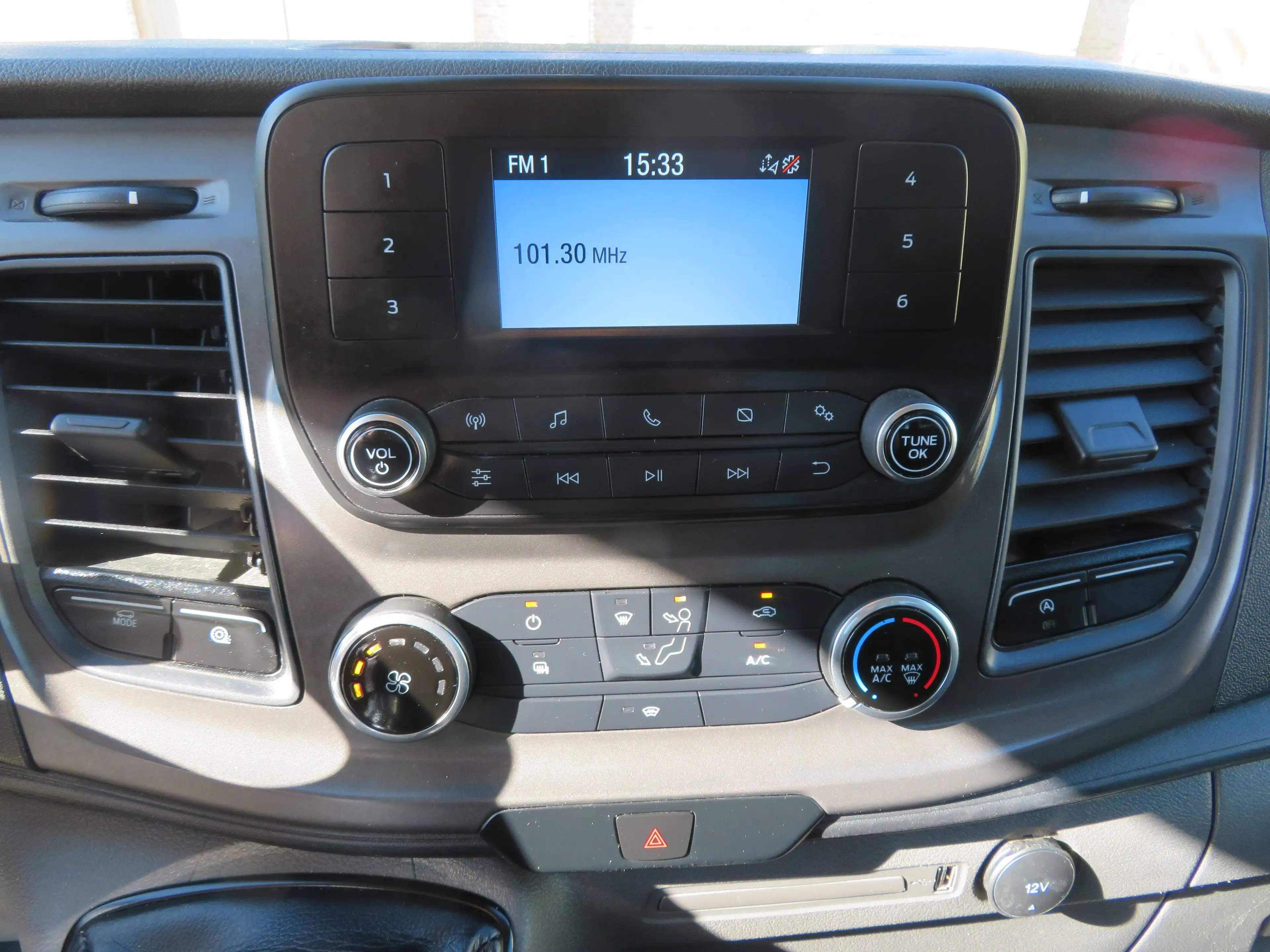 Ford Transit 2.0TDCi Kipper — photo 13