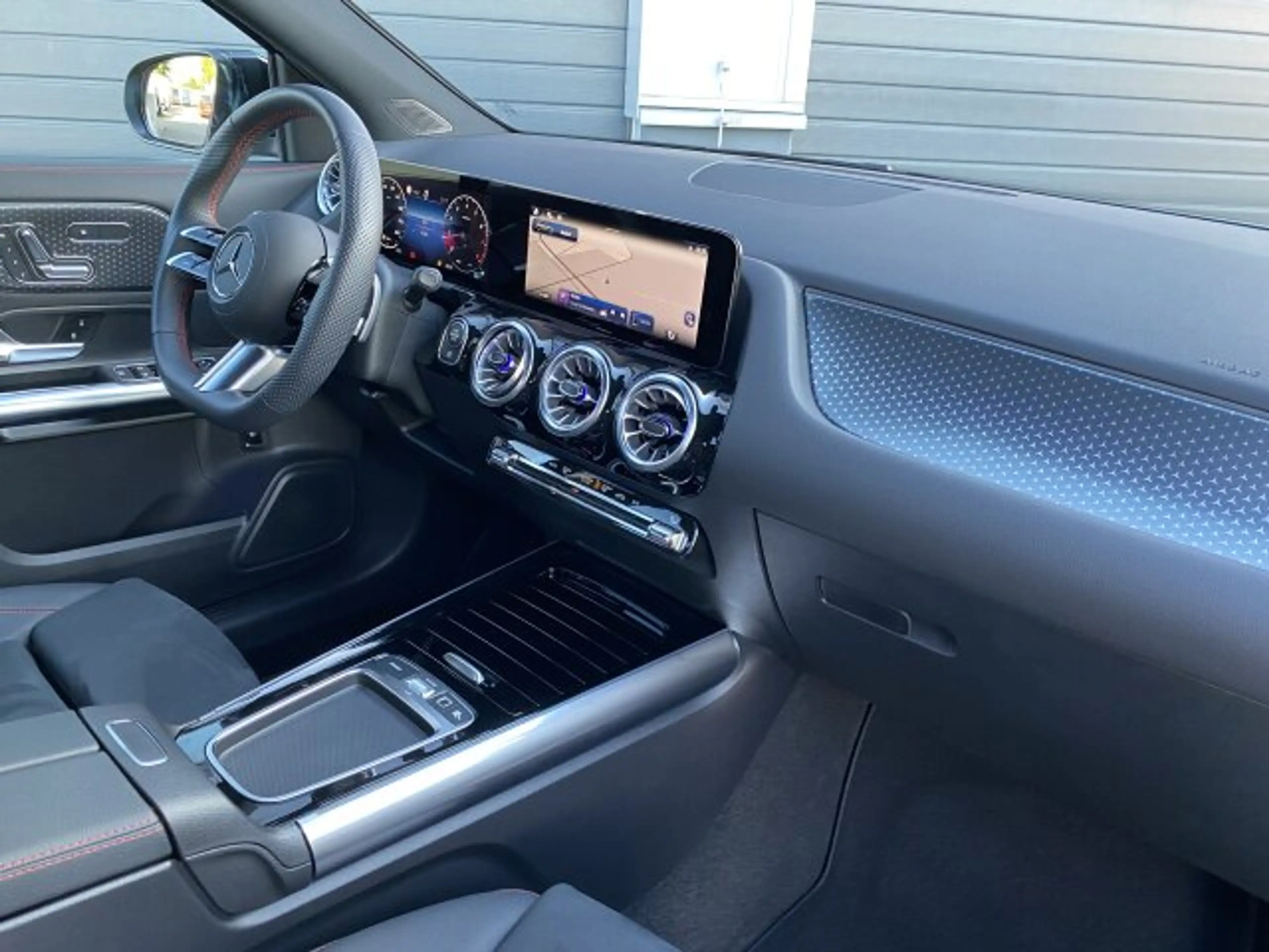Mercedes-Benz GLA 200 GLA 200 AMG Multibeam Distronic 360° Memory ... — photo 17