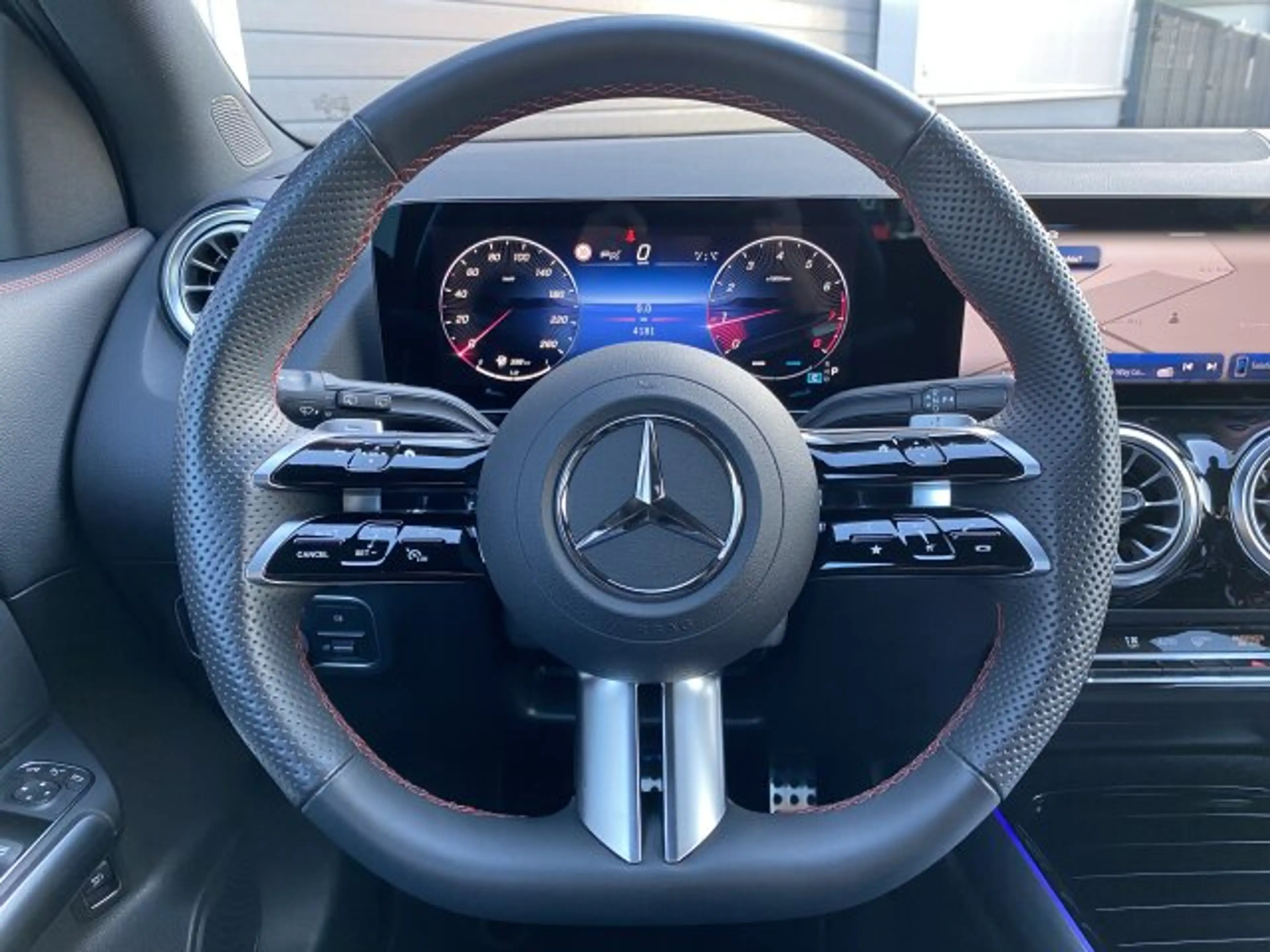 Mercedes-Benz GLA 200 GLA 200 AMG Multibeam Distronic 360° Memory ... — photo 9