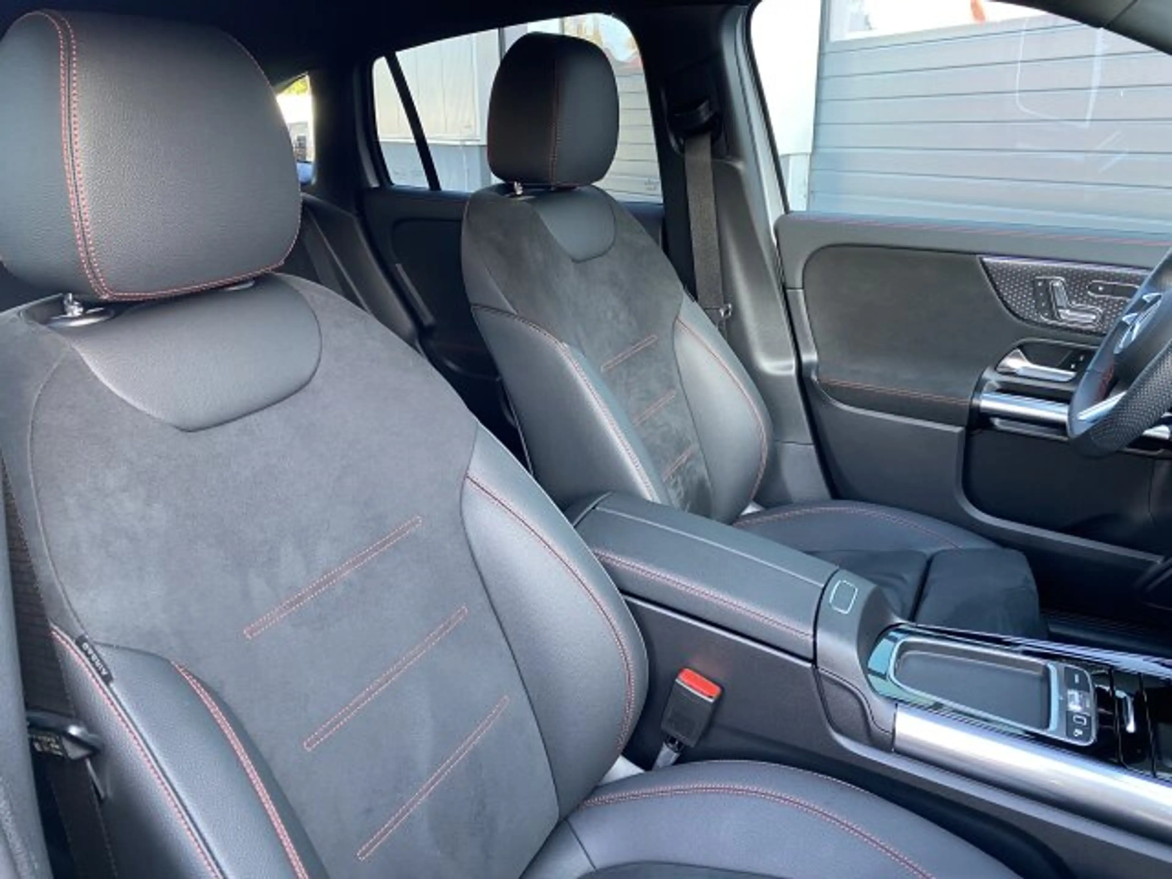Mercedes-Benz GLA 200 GLA 200 AMG Multibeam Distronic 360° Memory ... — photo 18