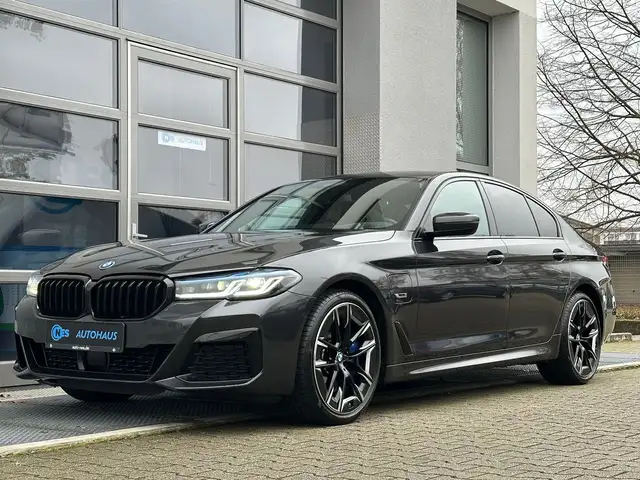 BMW 545 e xD M SPORT PRO*HARMAN*LASER*KAM*KEY*HUD*20'
