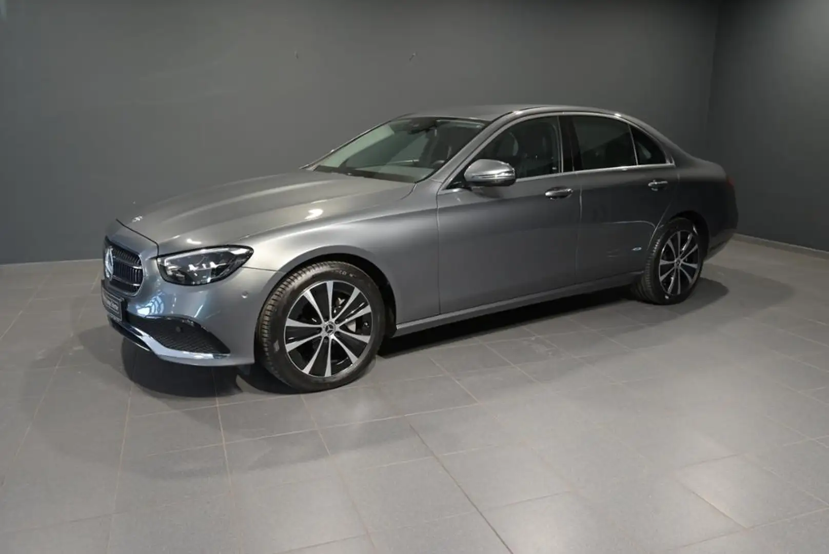 Mercedes-Benz E 300 e  AVANATGARDE/STZKL/LEDER/PTS/URBAN/MBUX Grigio - 1