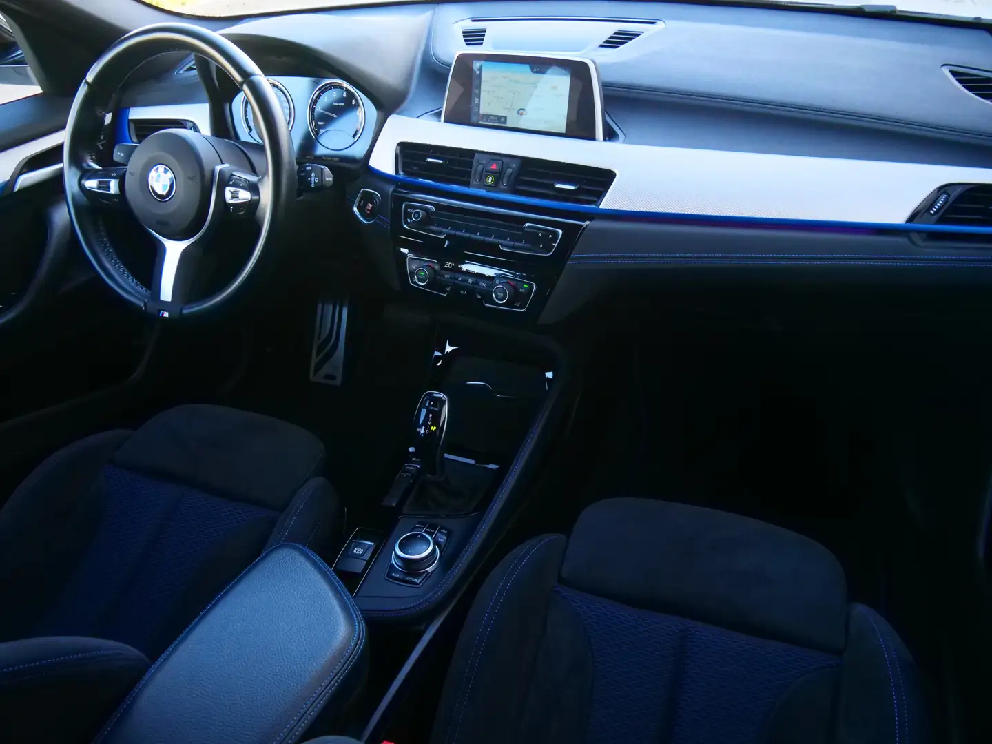 BMW X2 sDrive18i Executive 141 Pk Automaat M-pakket / Nav Wit - 2