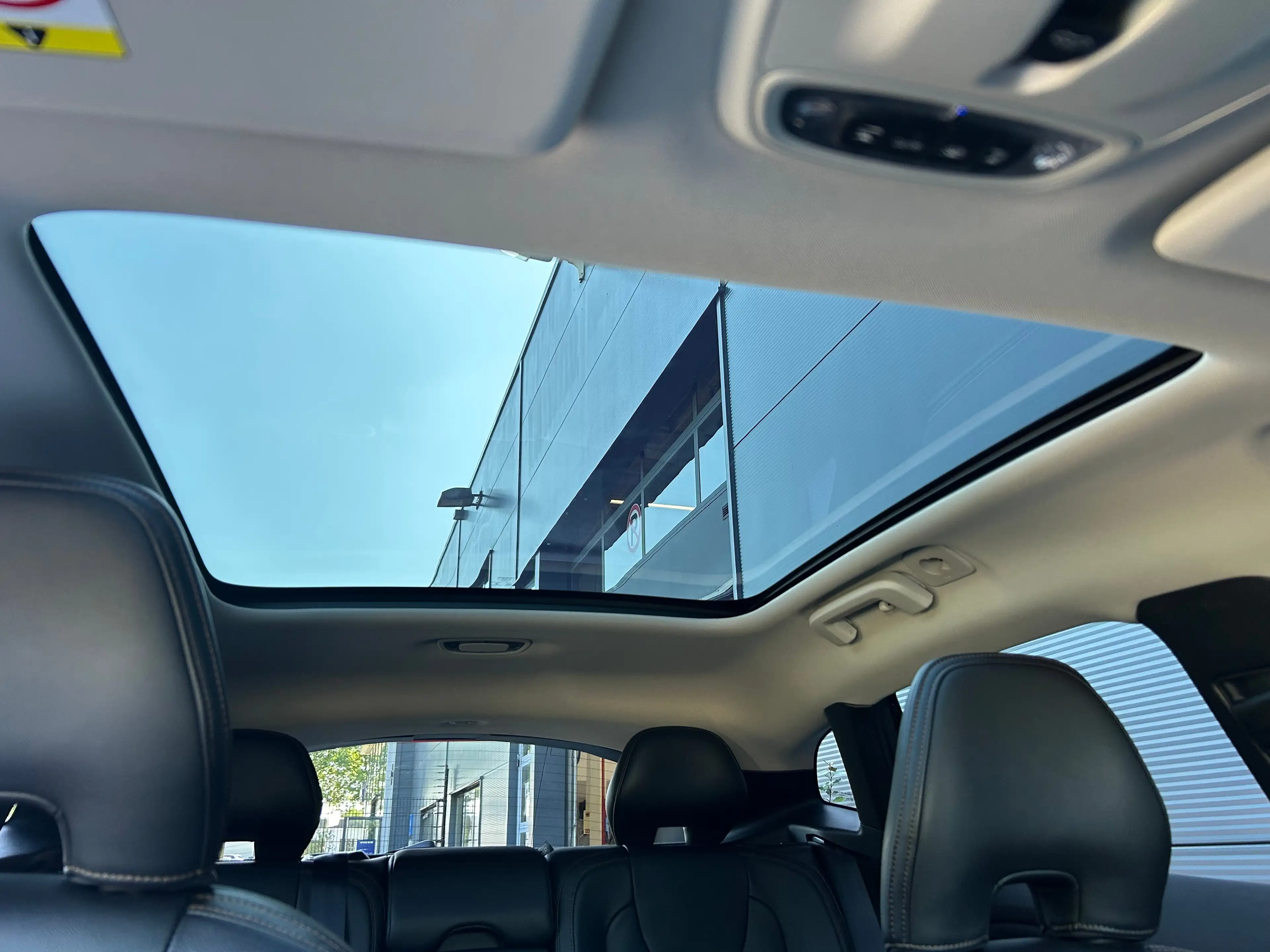 Volvo V40 Cross Country 1.5 T3 Polar+ Luxury | Panoramadak | Harman/Kardon — photo 8