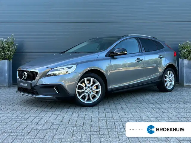 Volvo V40 Cross Country 1.5 T3 Polar+ Luxury | Panoramadak | Harman/Kardon