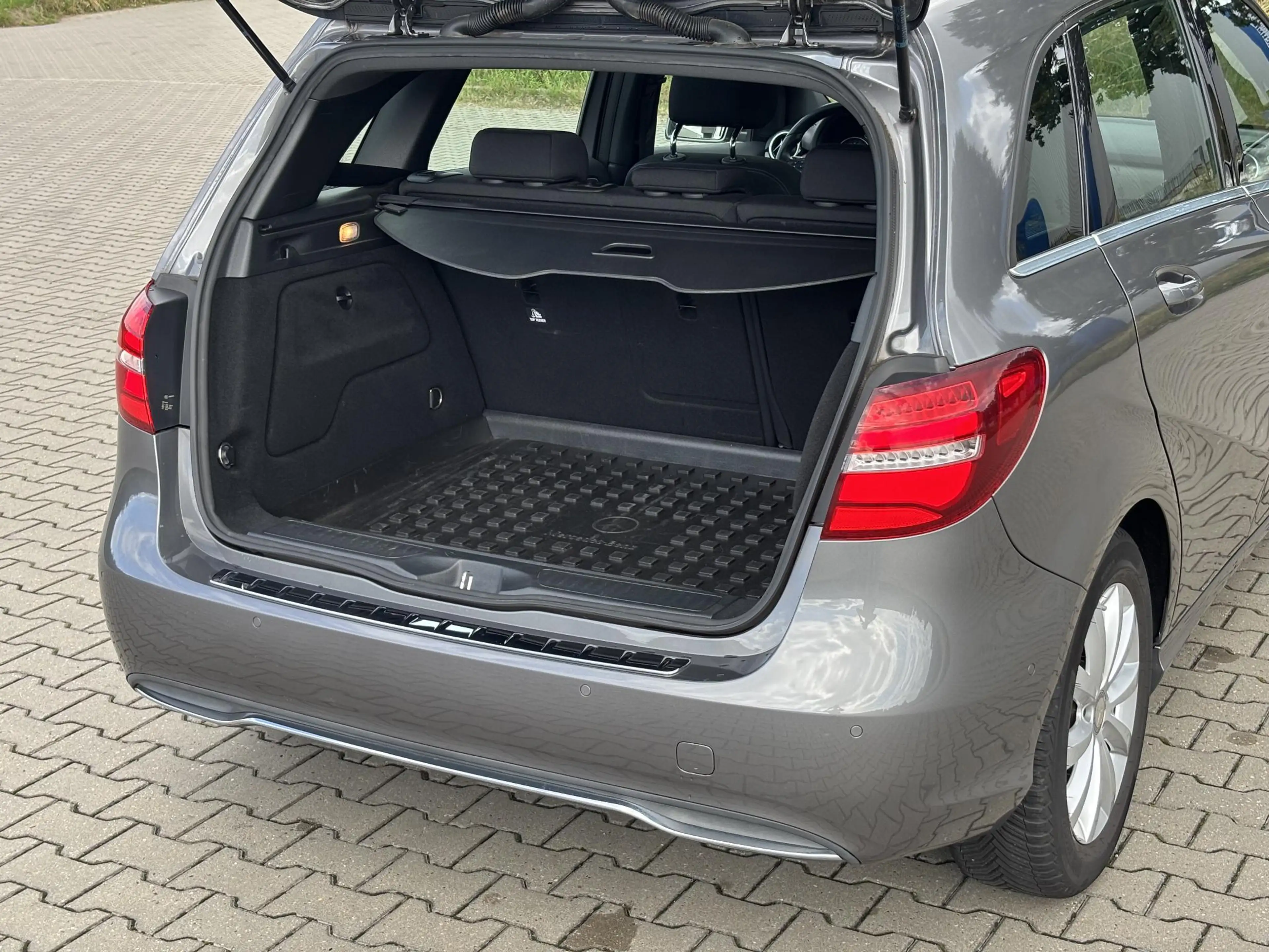 Mercedes-Benz B 180 Lease Edition Ambition — photo 9