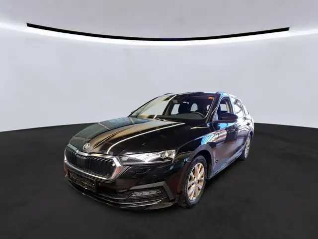 Skoda Octavia Combi 2.0TDI CLEVER LED*18 ZOLL*KAMERA