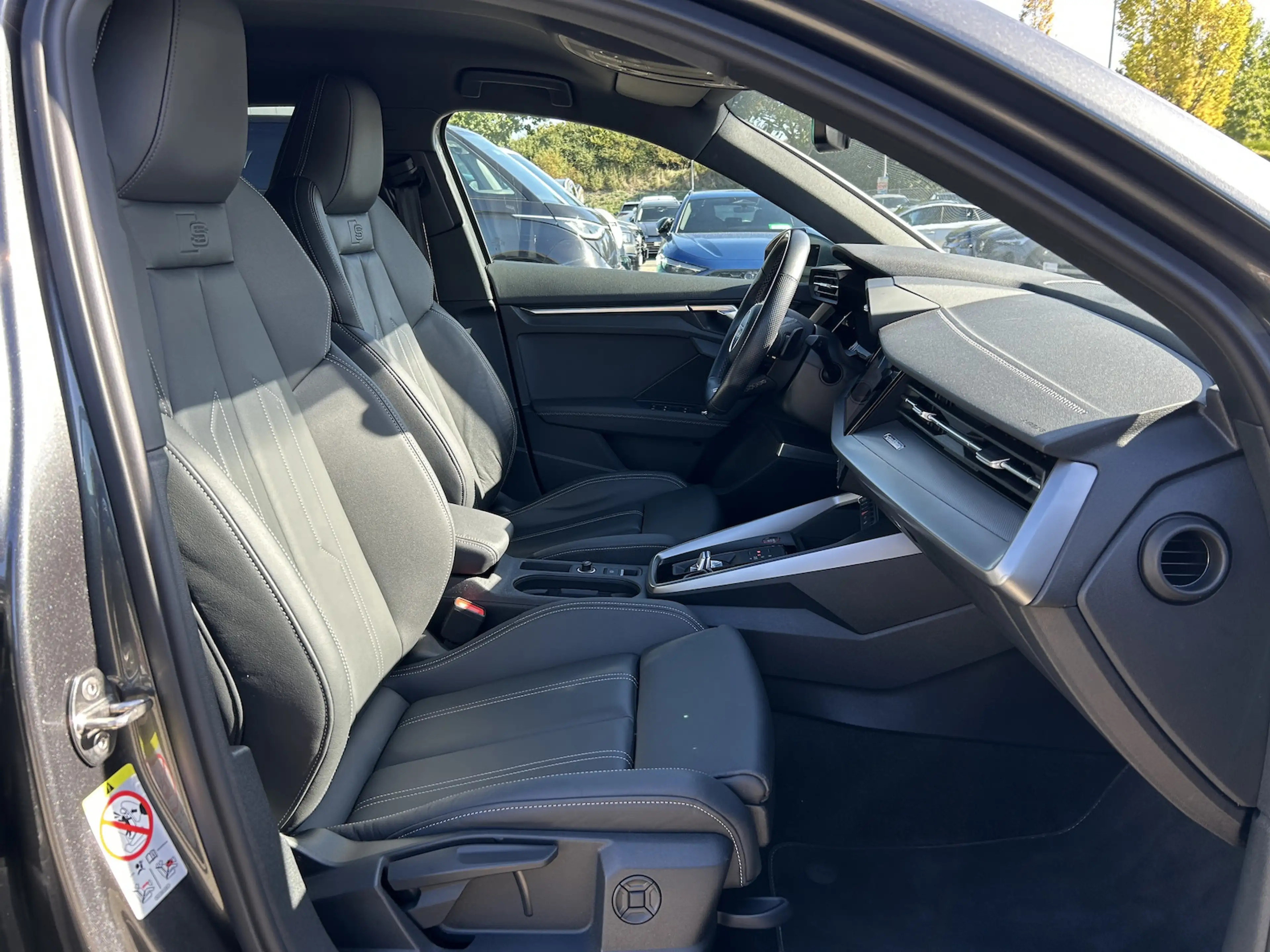 Audi S3 Sportback 2.0TFSI quattro S-Tronic*B&O*MATRIX — photo 11