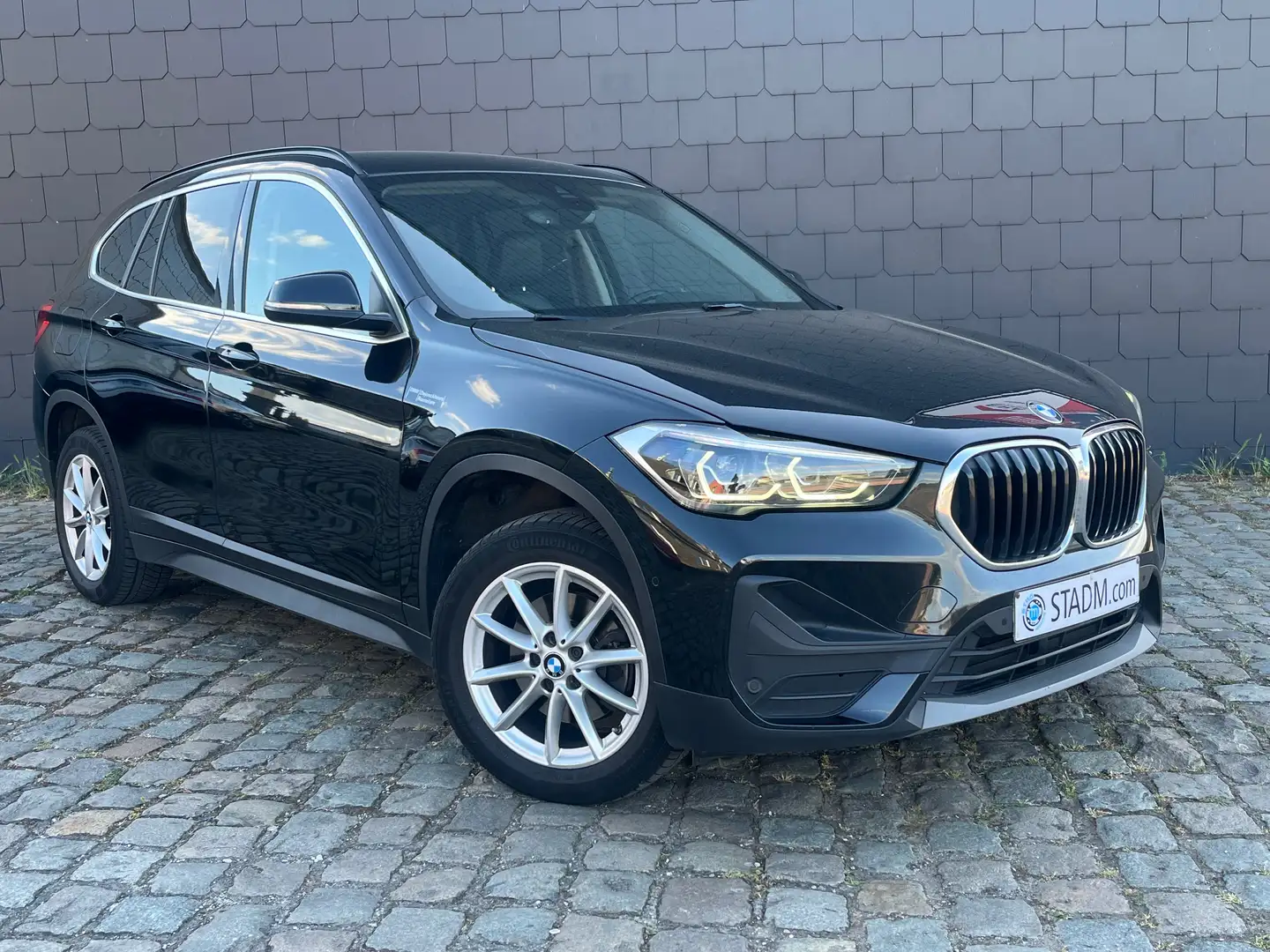 BMW X1 🛑 🆕 🛑2.0 dA sDrive18 1HND CARPASS CARNET Noir - 1