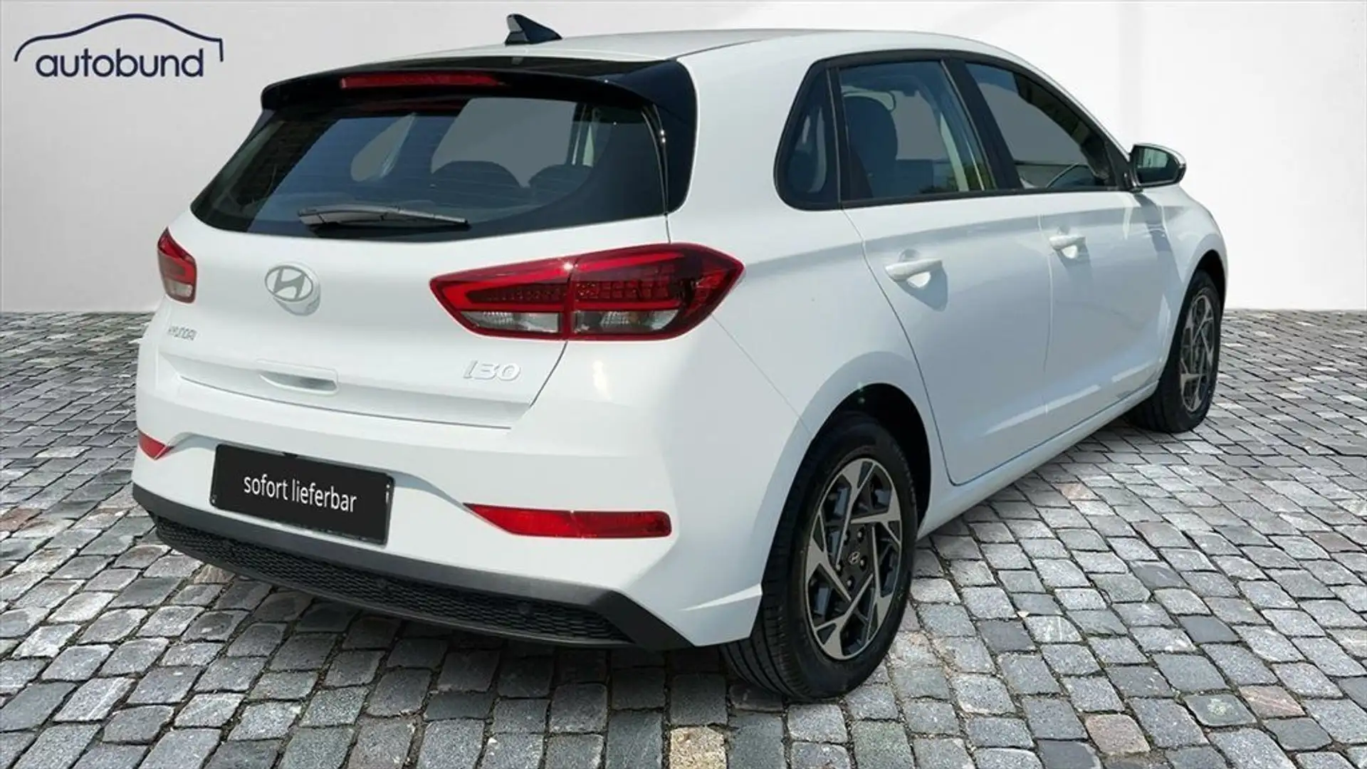 Hyundai i30 III Hatchback 1,5 Comfort ALU DAB LED NAV Wit - 2