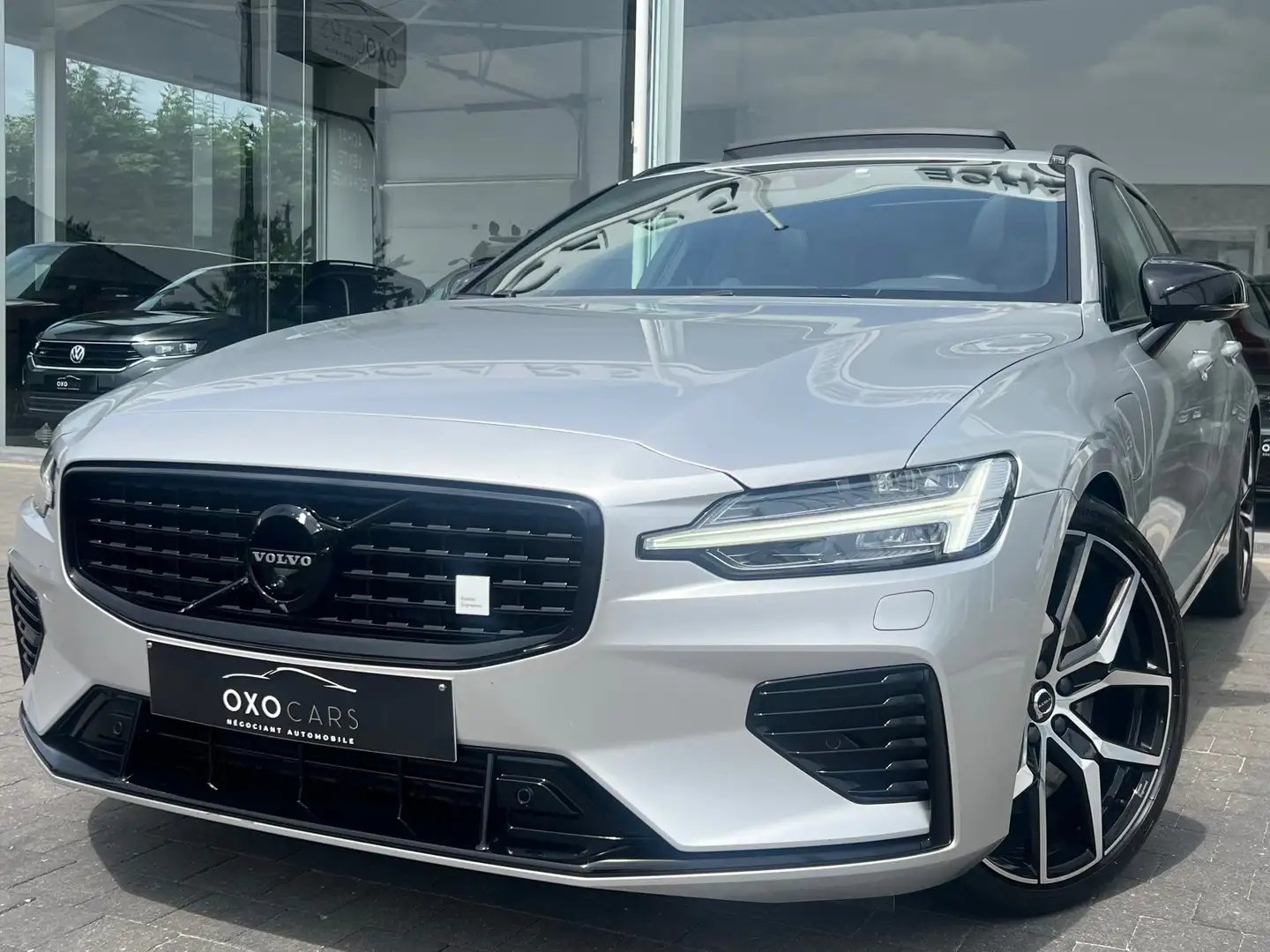 Volvo V60 2.0T8 AWD/ POLESTAR ENGINEERED/ PHEV/ FULL OPTIONS Gris - 1