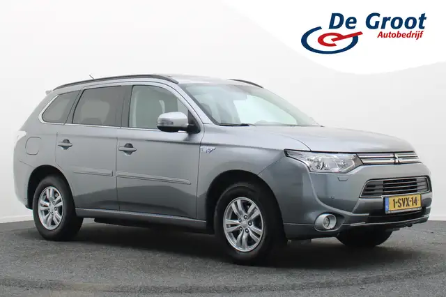 Mitsubishi Outlander 2.0 PHEV instyle Leer, Schuif-/Kanteldak, Camera,