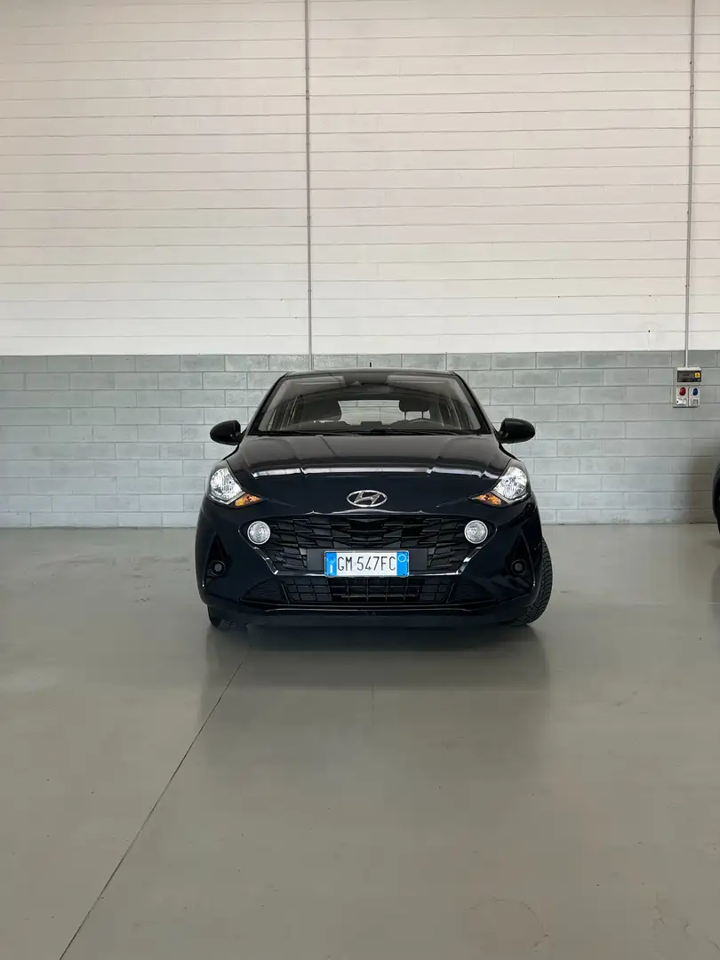 Hyundai i10 Hyundai i10 1.0 Advanced Gris - 2