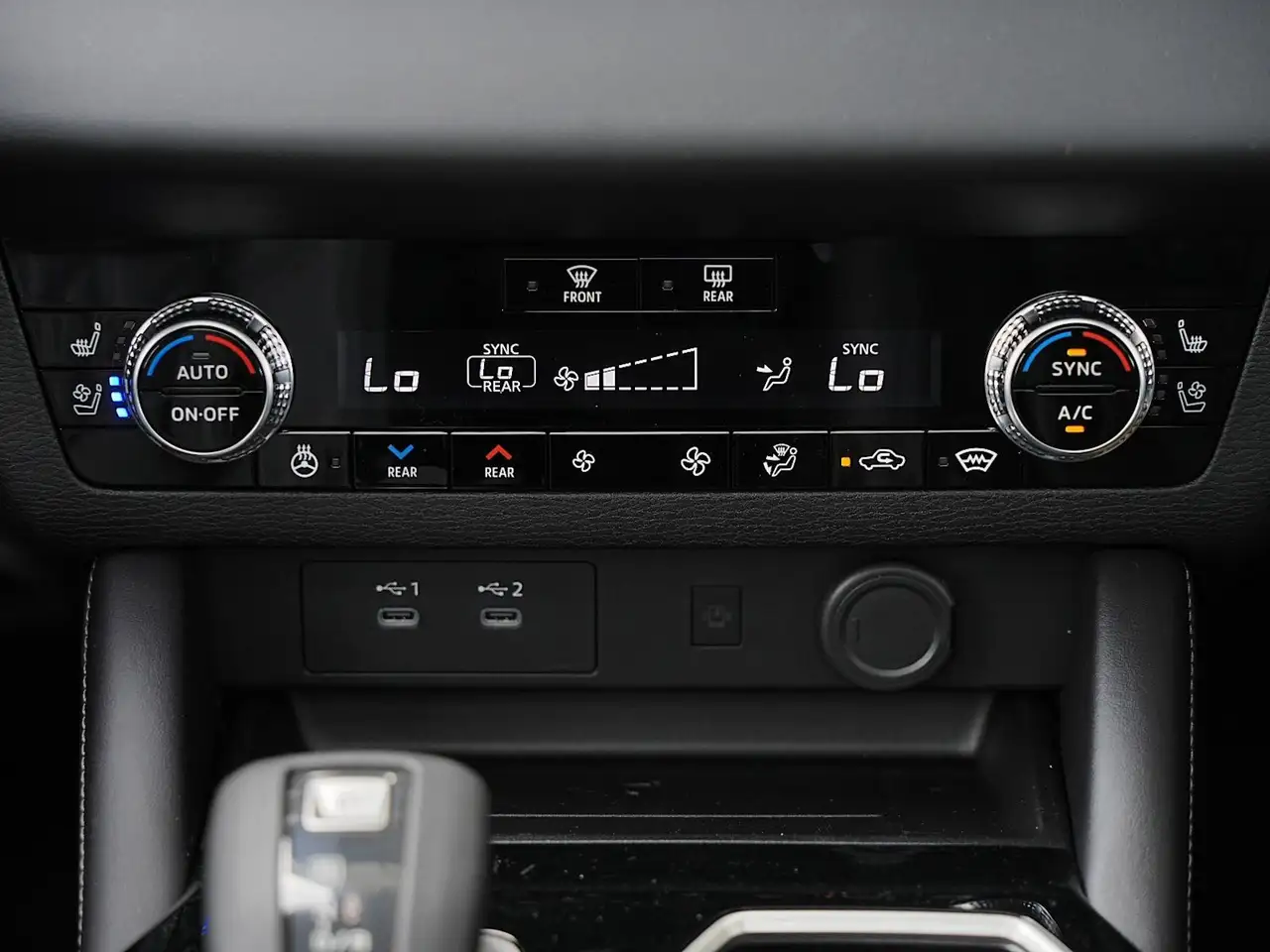 Mitsubishi Outlander снимка Mitsubishi Outlander