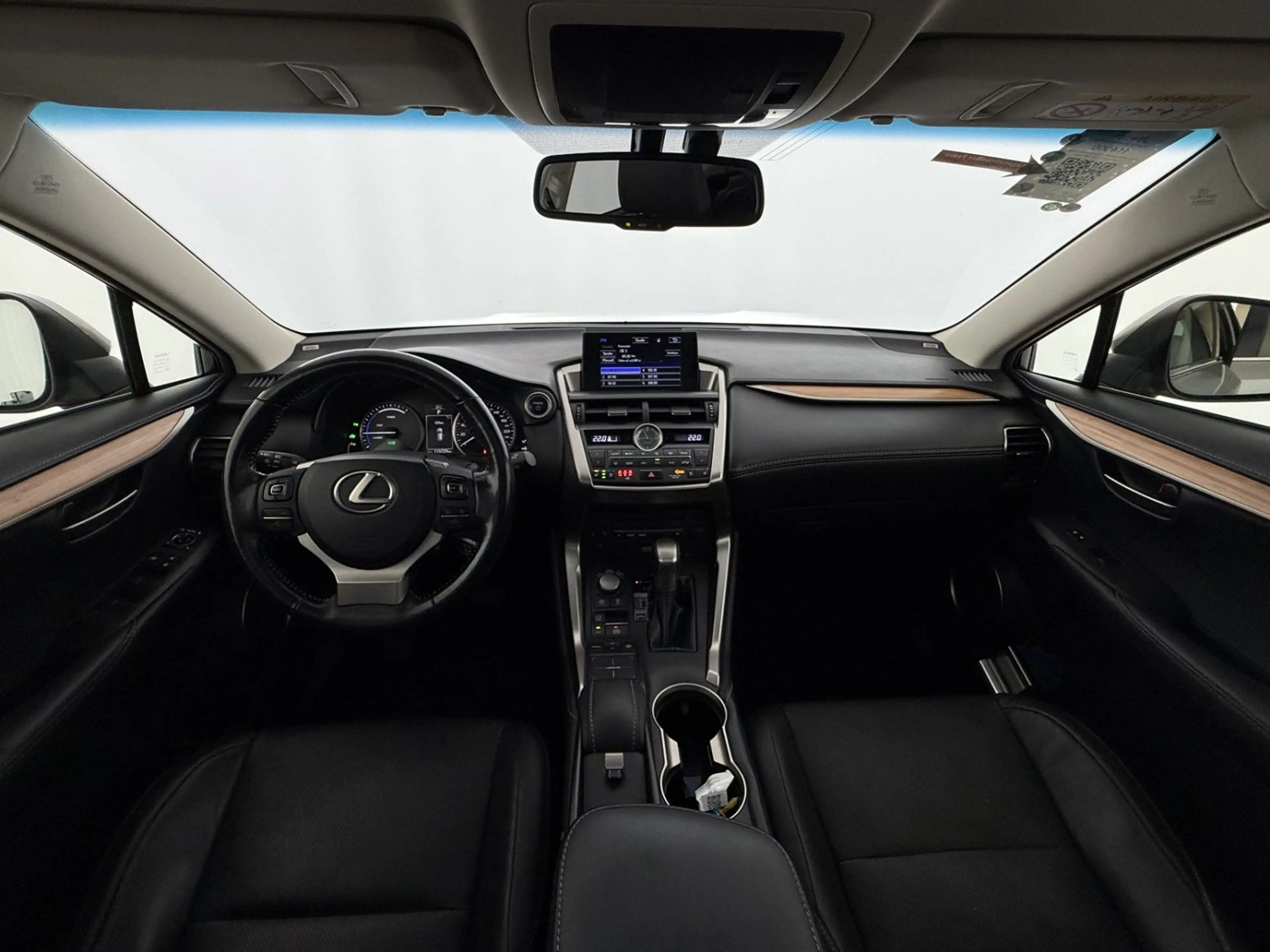 Lexus NX 300h Luxury Line AWD Aut LED SKY RADAR LEDER — photo 13