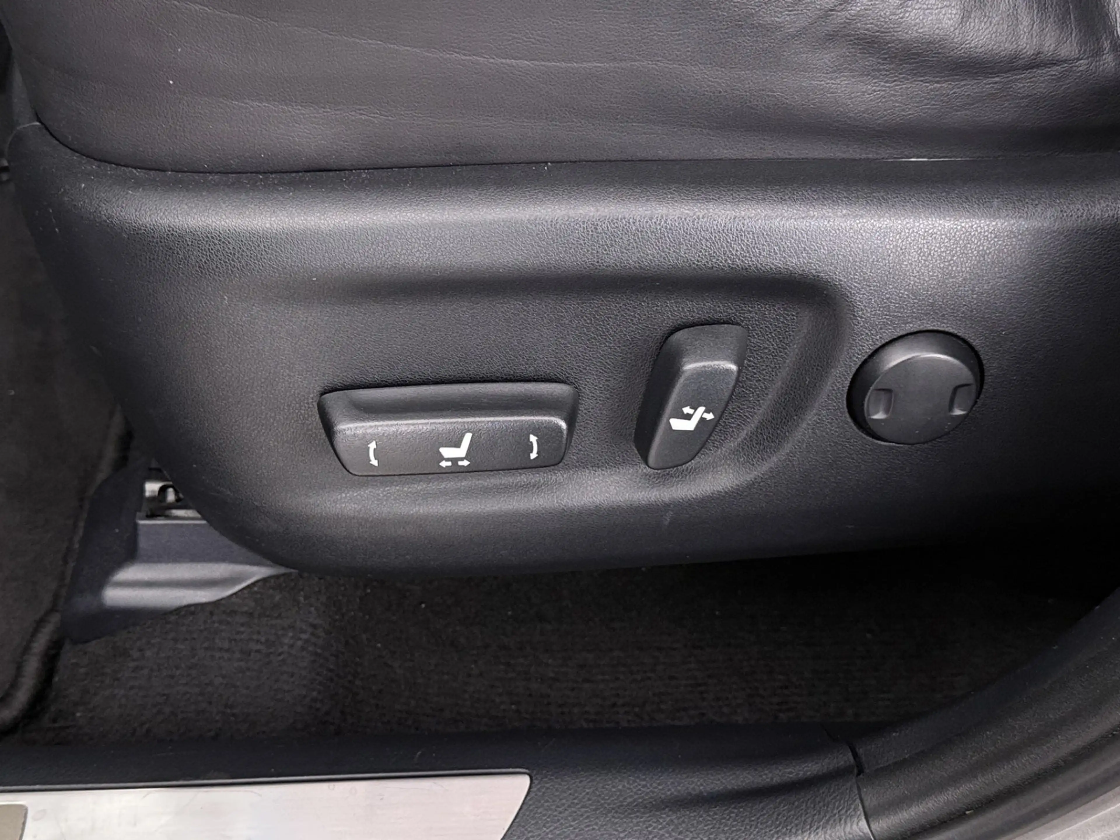 Lexus NX 300h Luxury Line AWD Aut LED SKY RADAR LEDER — photo 25